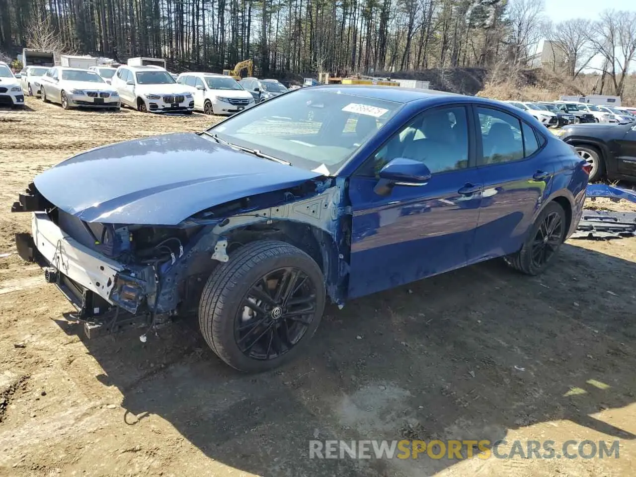 1 Фотография поврежденного автомобиля 4T1DBADKXSU018252 TOYOTA CAMRY 2025