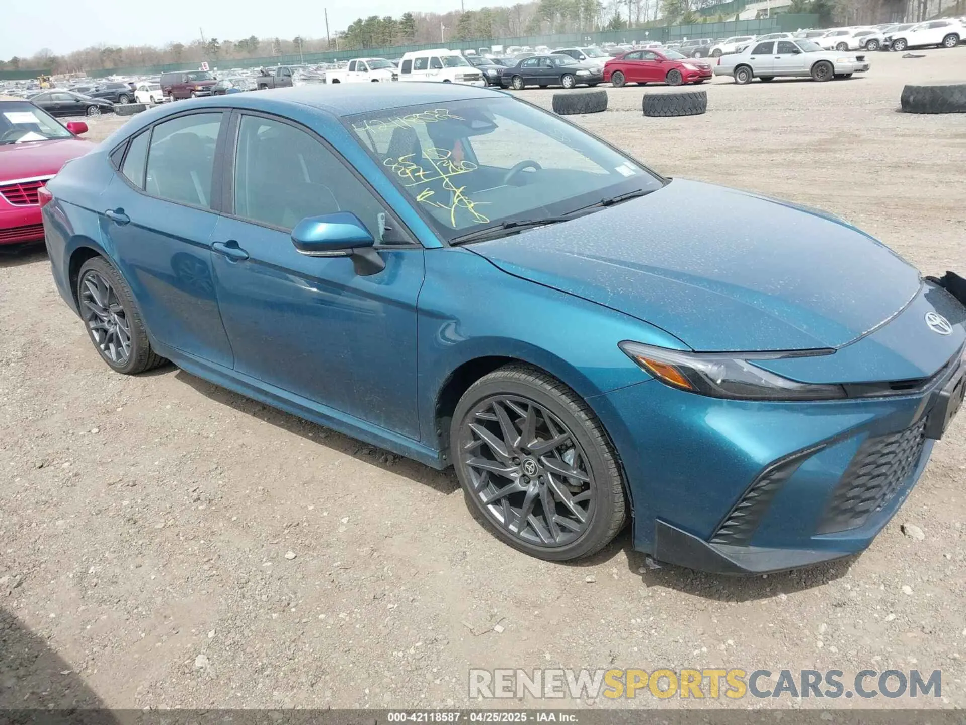 1 Photograph of a damaged car 4T1DBADKXSU510716 TOYOTA CAMRY 2025