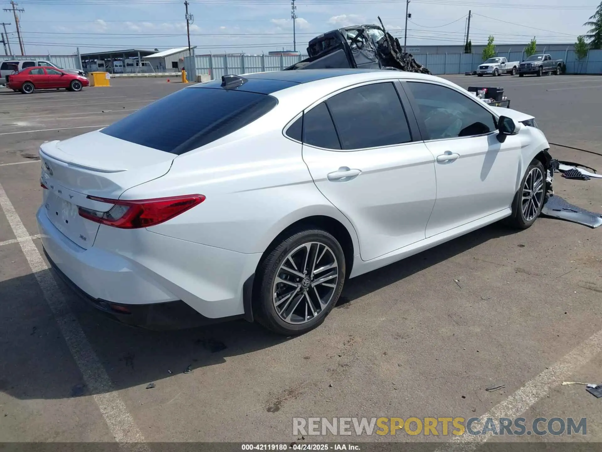 4 Photograph of a damaged car 4T1DBADKXSU519464 TOYOTA CAMRY 2025