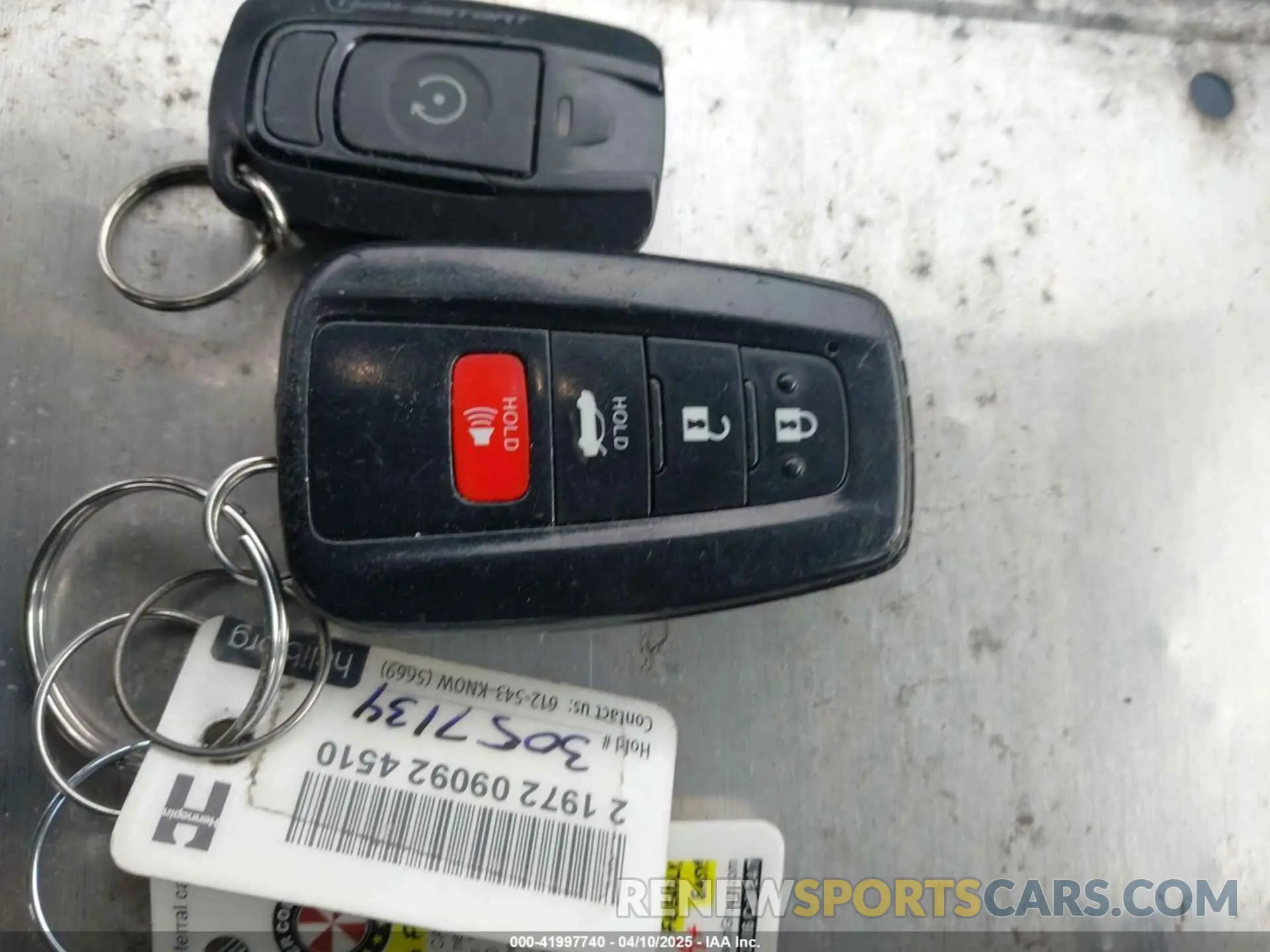 11 Фотография поврежденного автомобиля 4T1B21HK0KU013174 TOYOTA CAMRY HYBRID 2019