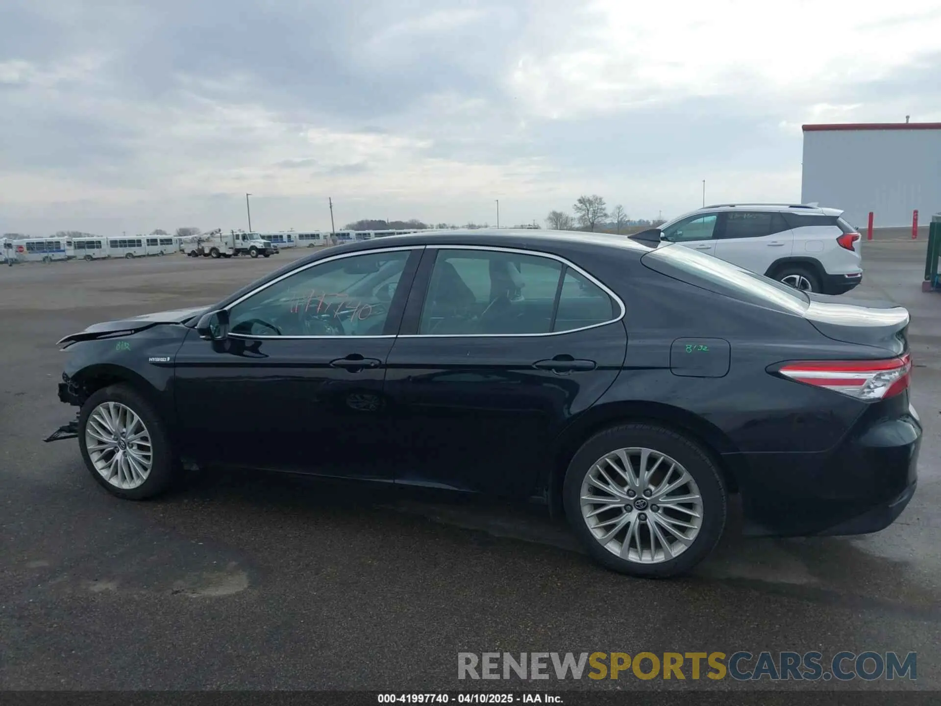 15 Фотография поврежденного автомобиля 4T1B21HK0KU013174 TOYOTA CAMRY HYBRID 2019