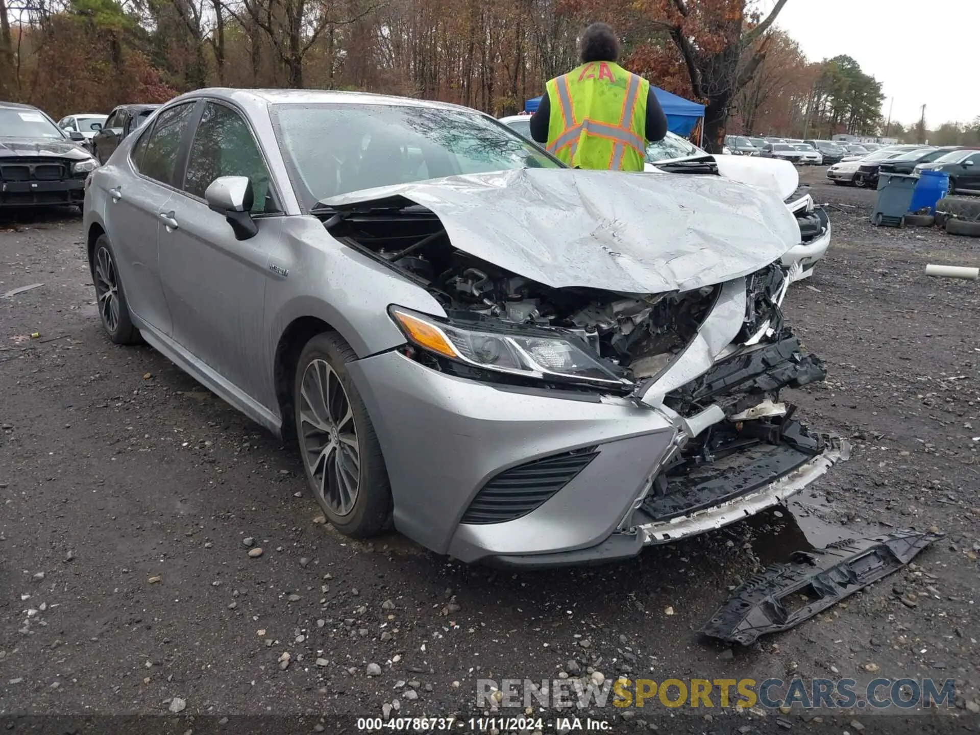 1 Photograph of a damaged car 4T1B21HK2KU516706 TOYOTA CAMRY HYBRID 2019