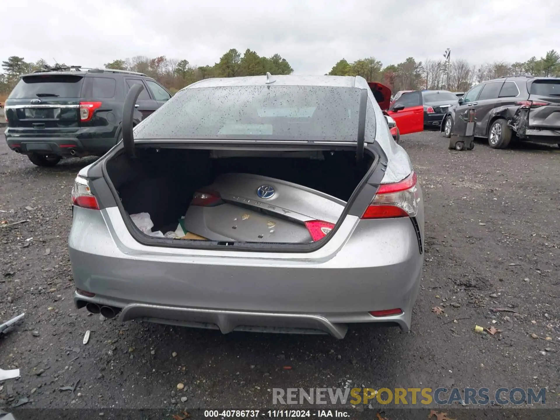 16 Photograph of a damaged car 4T1B21HK2KU516706 TOYOTA CAMRY HYBRID 2019
