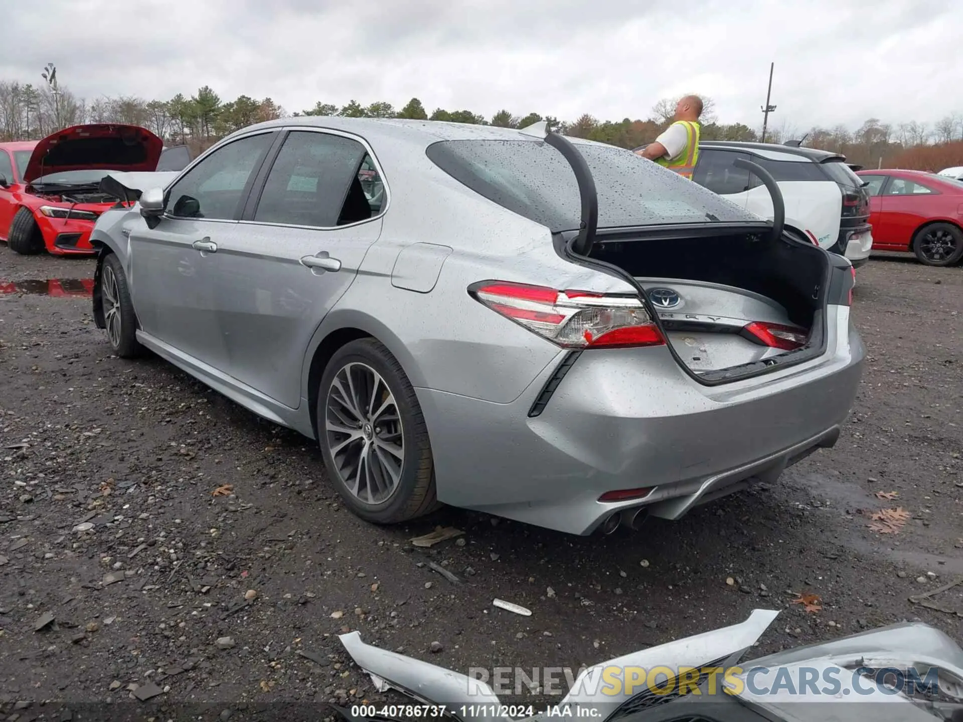 3 Photograph of a damaged car 4T1B21HK2KU516706 TOYOTA CAMRY HYBRID 2019