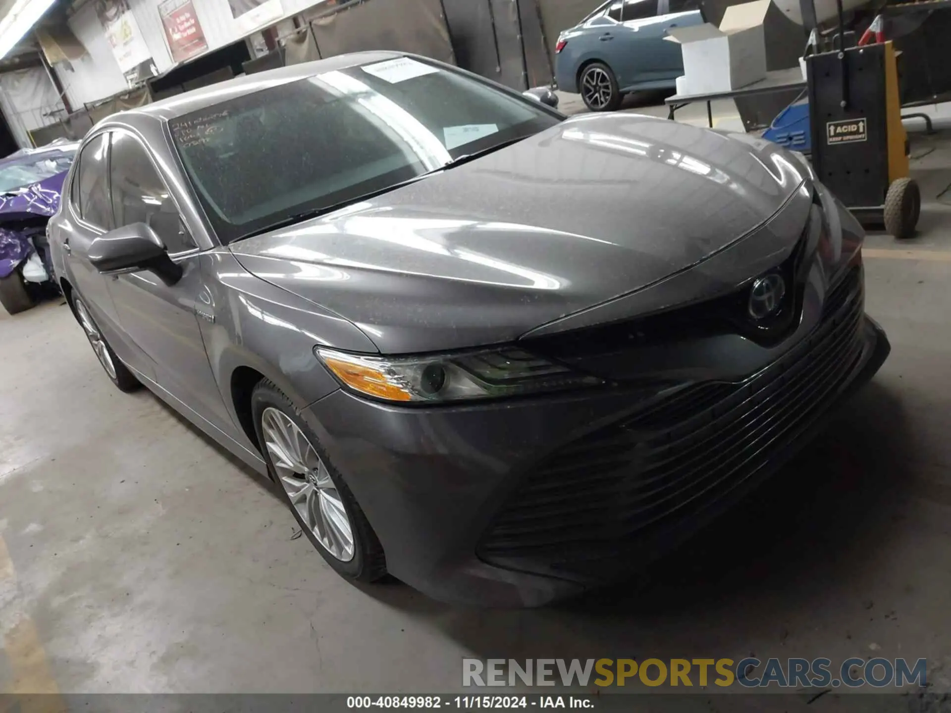 1 Photograph of a damaged car 4T1B21HK3KU010298 TOYOTA CAMRY HYBRID 2019