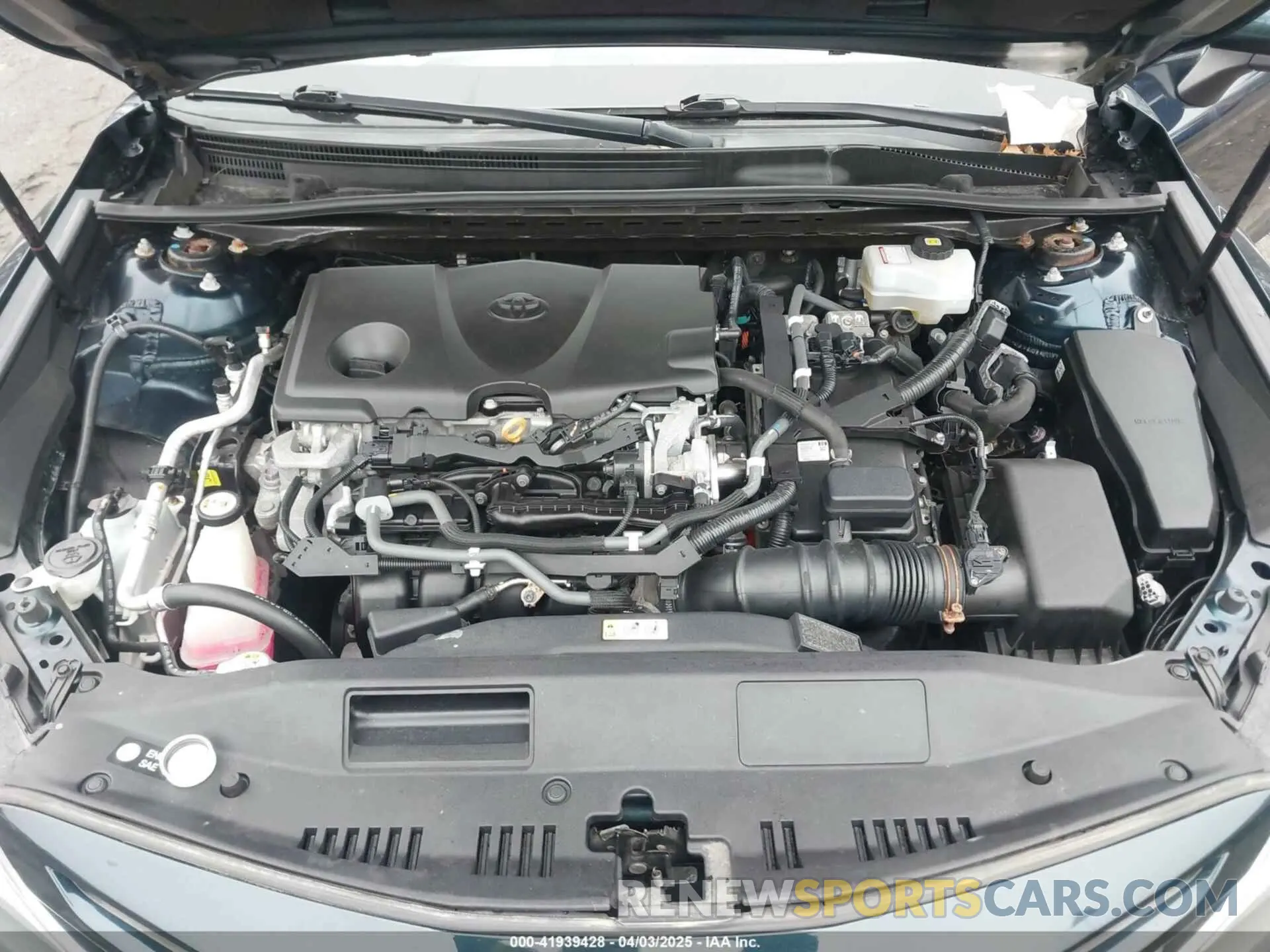 10 Фотография поврежденного автомобиля 4T1B21HK3KU012648 TOYOTA CAMRY HYBRID 2019