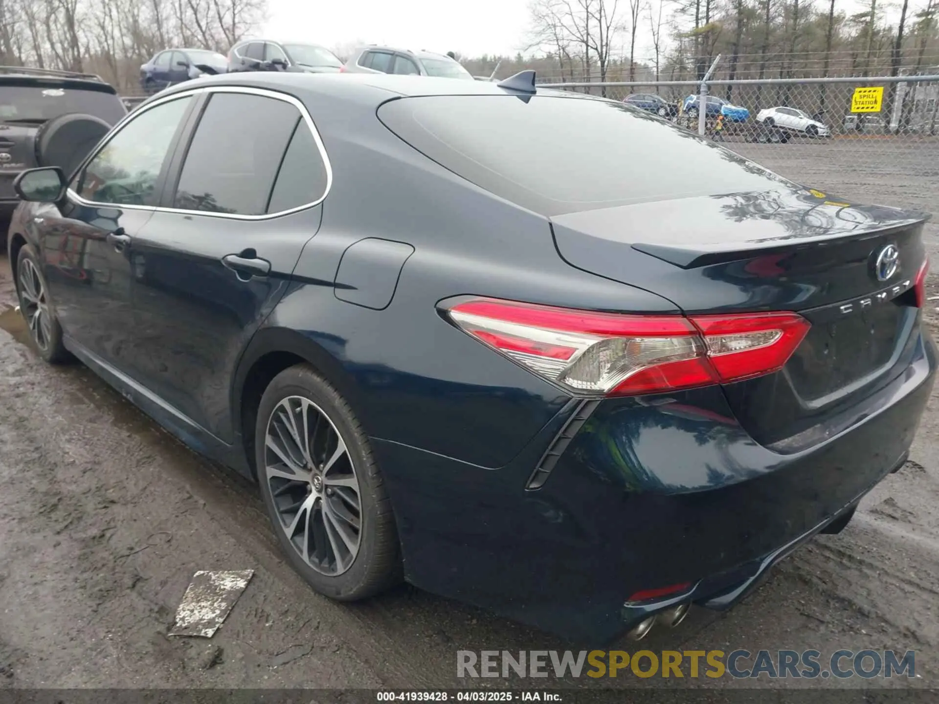3 Фотография поврежденного автомобиля 4T1B21HK3KU012648 TOYOTA CAMRY HYBRID 2019