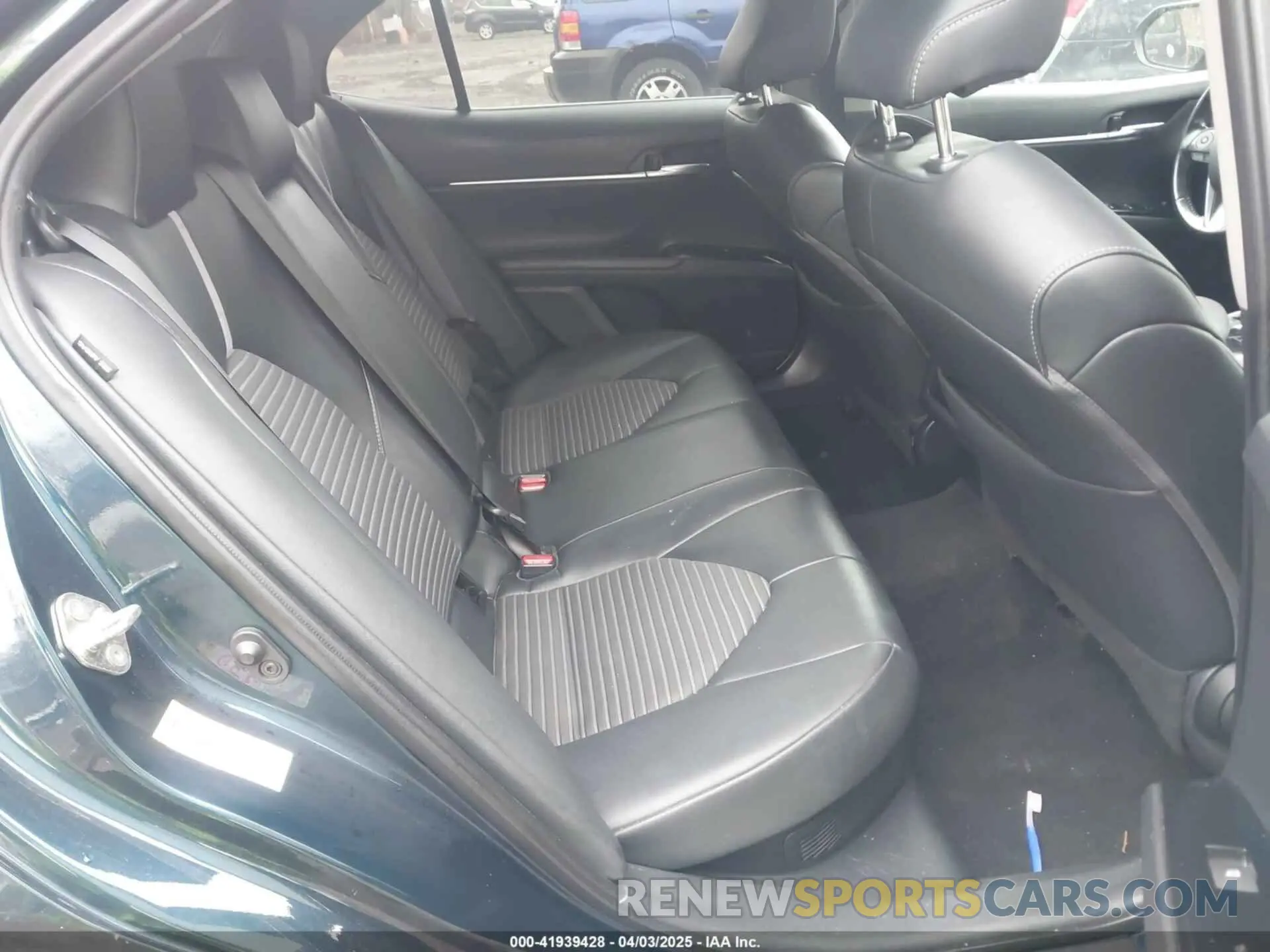 8 Фотография поврежденного автомобиля 4T1B21HK3KU012648 TOYOTA CAMRY HYBRID 2019