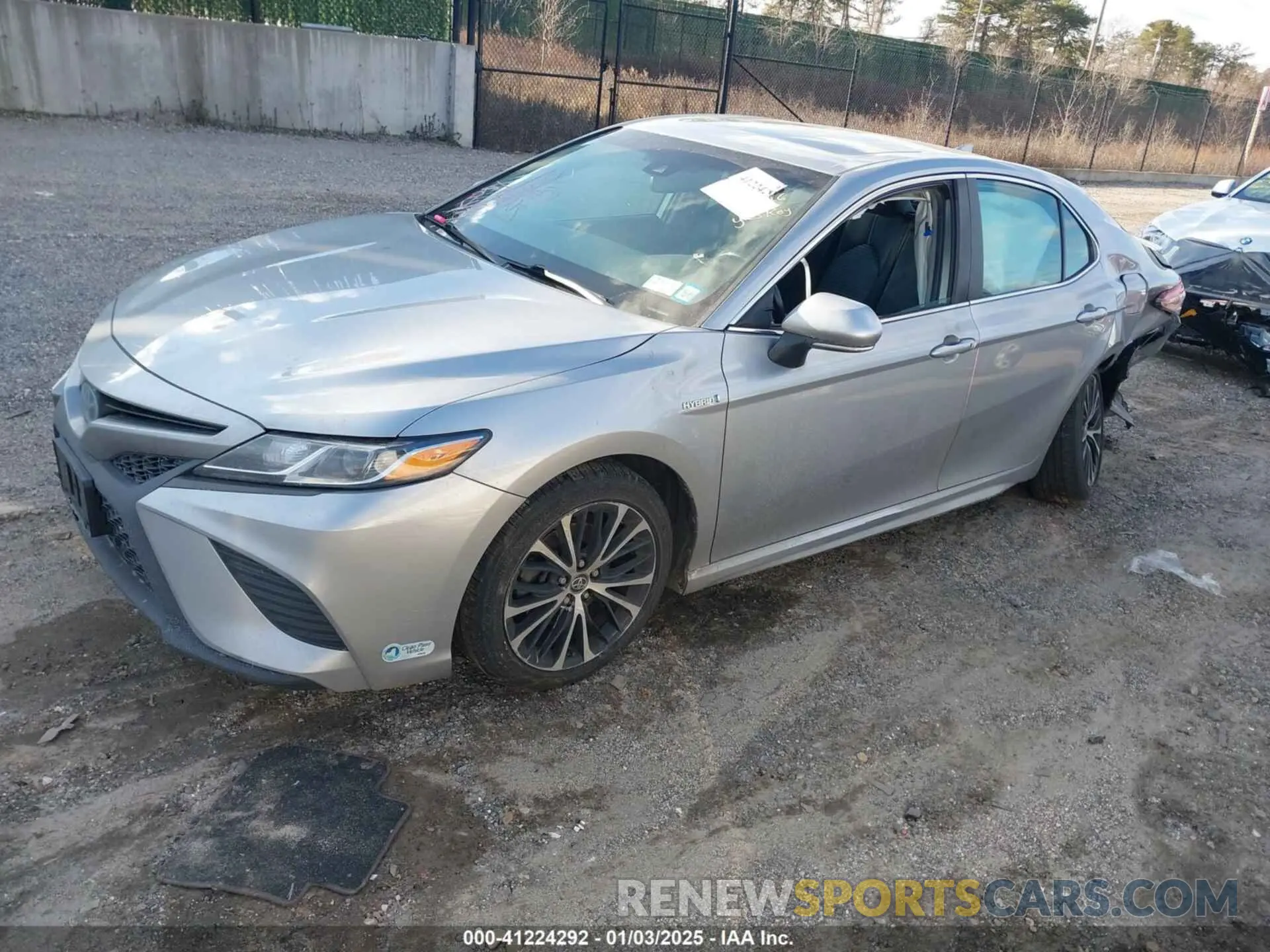 2 Photograph of a damaged car 4T1B21HK6KU010070 TOYOTA CAMRY HYBRID 2019