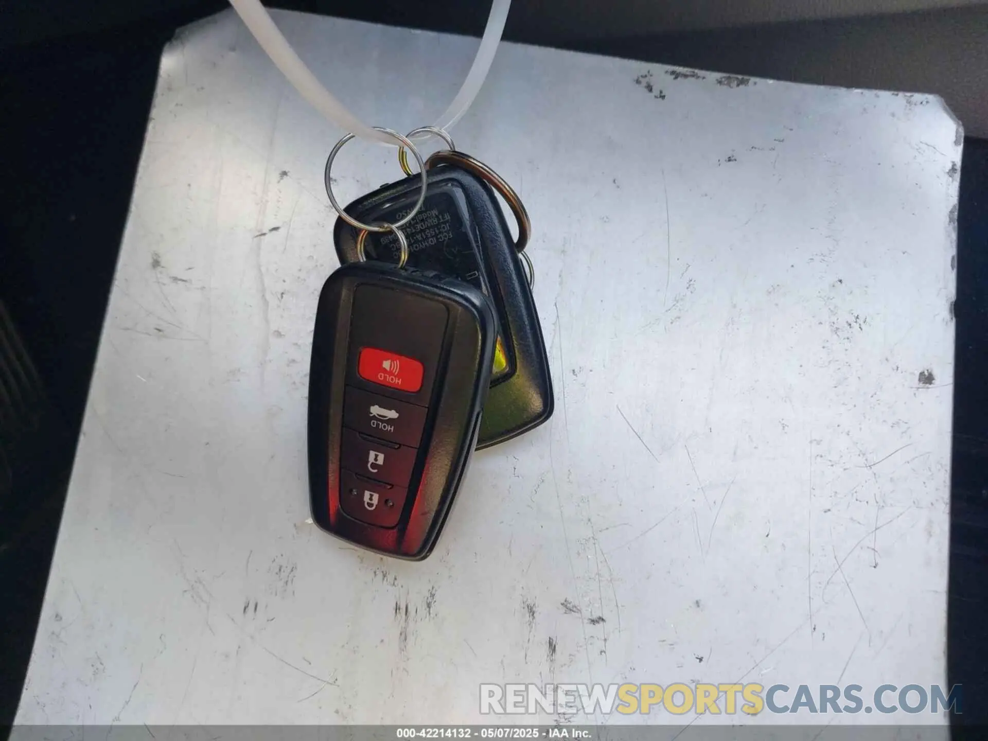 11 Фотография поврежденного автомобиля 4T1B21HK6KU512223 TOYOTA CAMRY HYBRID 2019