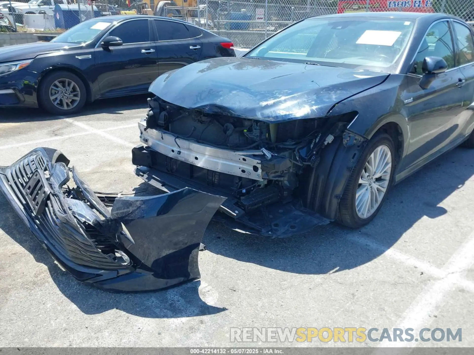 18 Фотография поврежденного автомобиля 4T1B21HK6KU512223 TOYOTA CAMRY HYBRID 2019