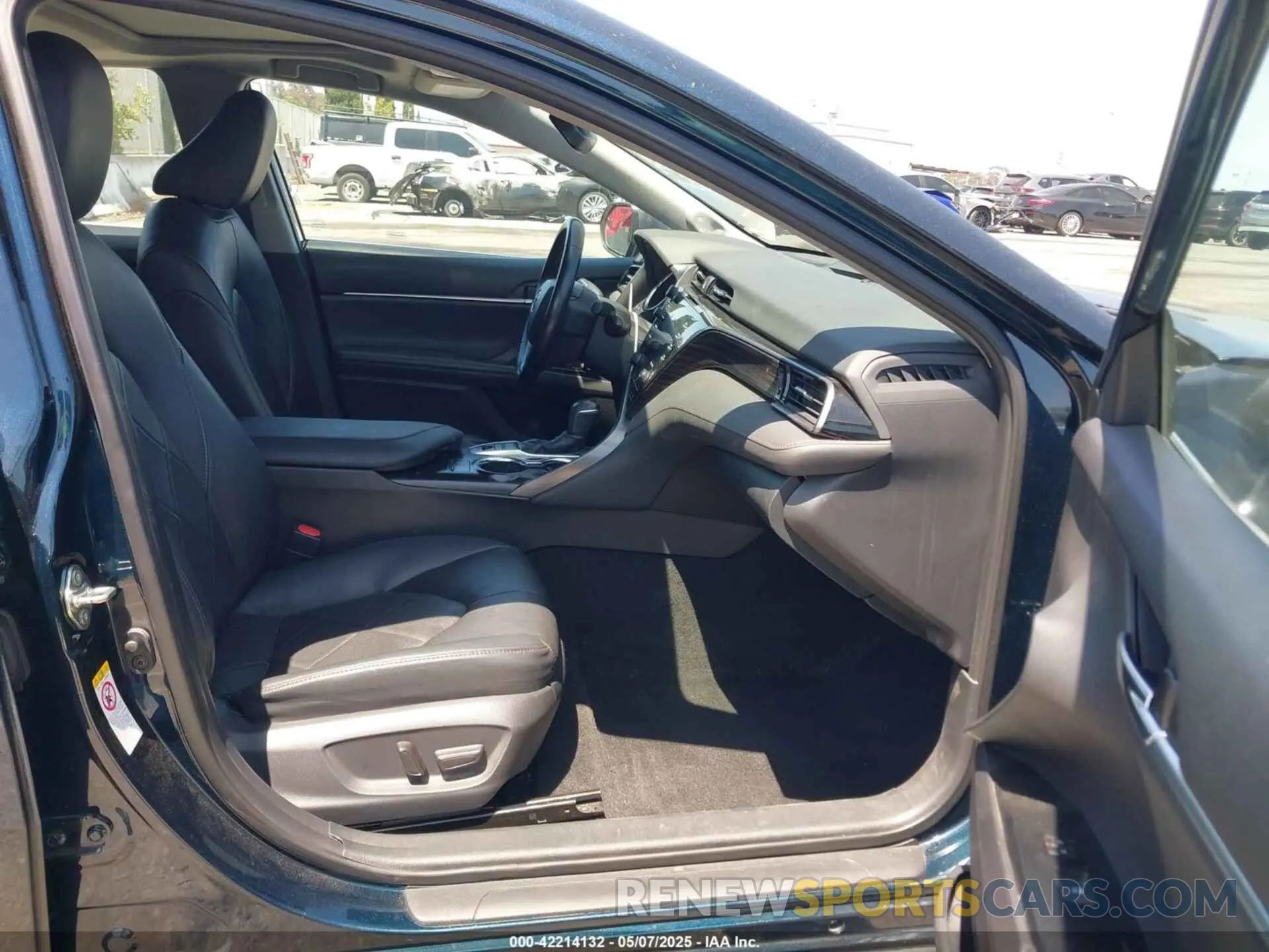 5 Фотография поврежденного автомобиля 4T1B21HK6KU512223 TOYOTA CAMRY HYBRID 2019