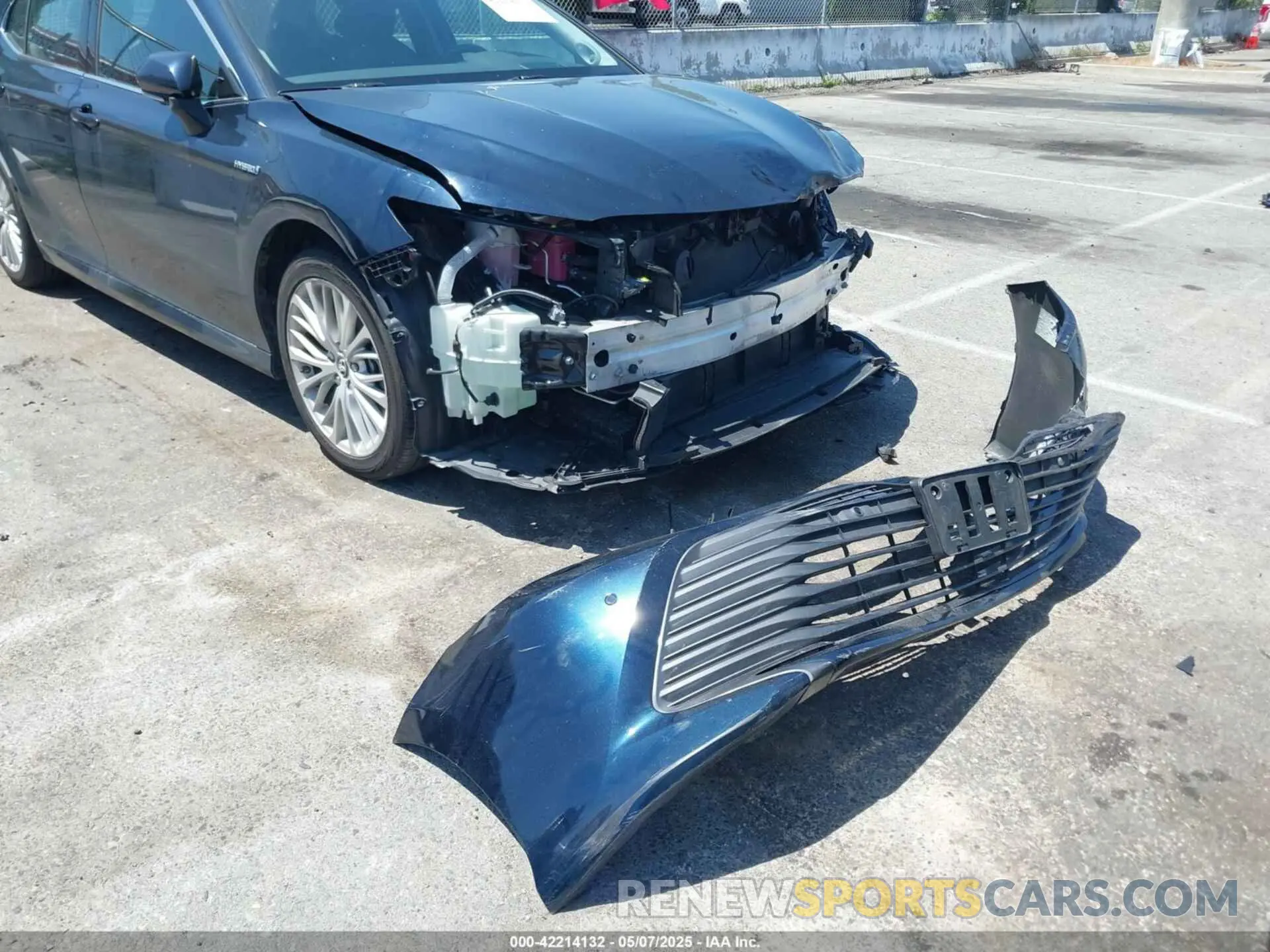 6 Фотография поврежденного автомобиля 4T1B21HK6KU512223 TOYOTA CAMRY HYBRID 2019