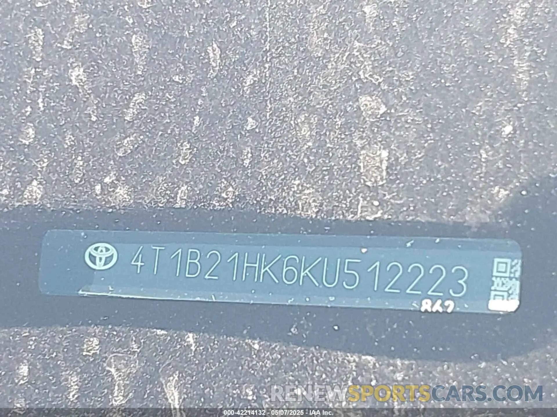 9 Фотография поврежденного автомобиля 4T1B21HK6KU512223 TOYOTA CAMRY HYBRID 2019