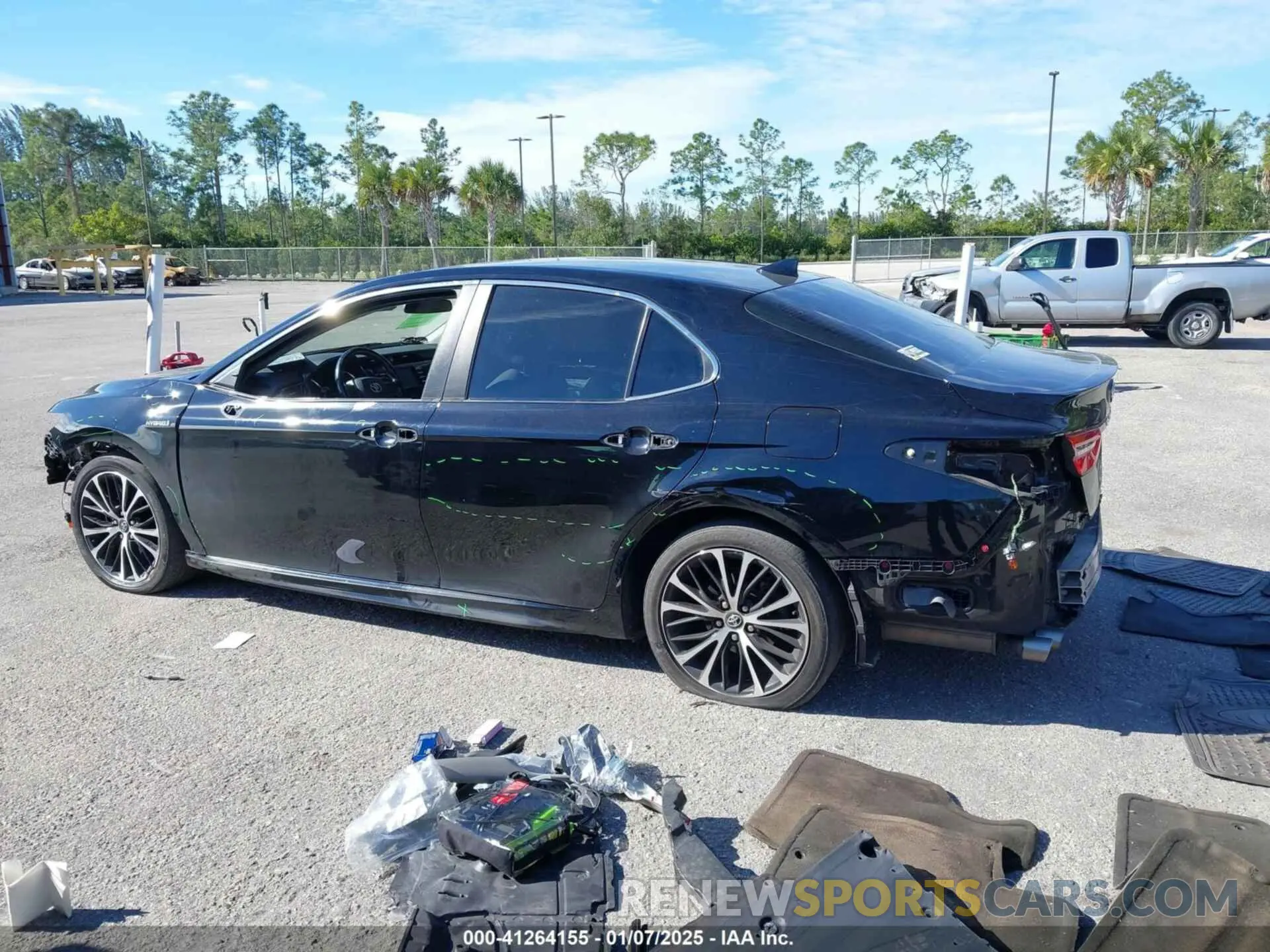 14 Фотография поврежденного автомобиля 4T1B21HK8KU011933 TOYOTA CAMRY HYBRID 2019