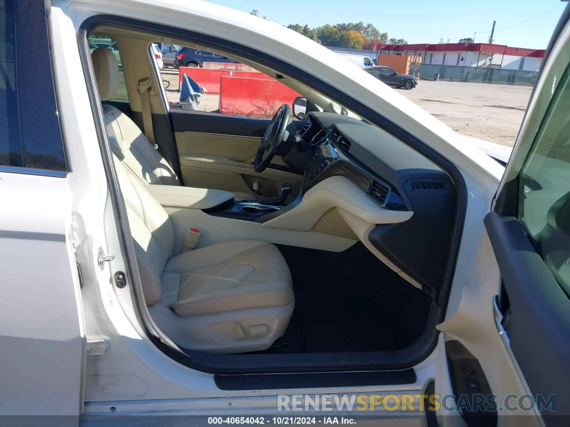 5 Фотография поврежденного автомобиля 4T1B21HK8KU511025 TOYOTA CAMRY HYBRID 2019