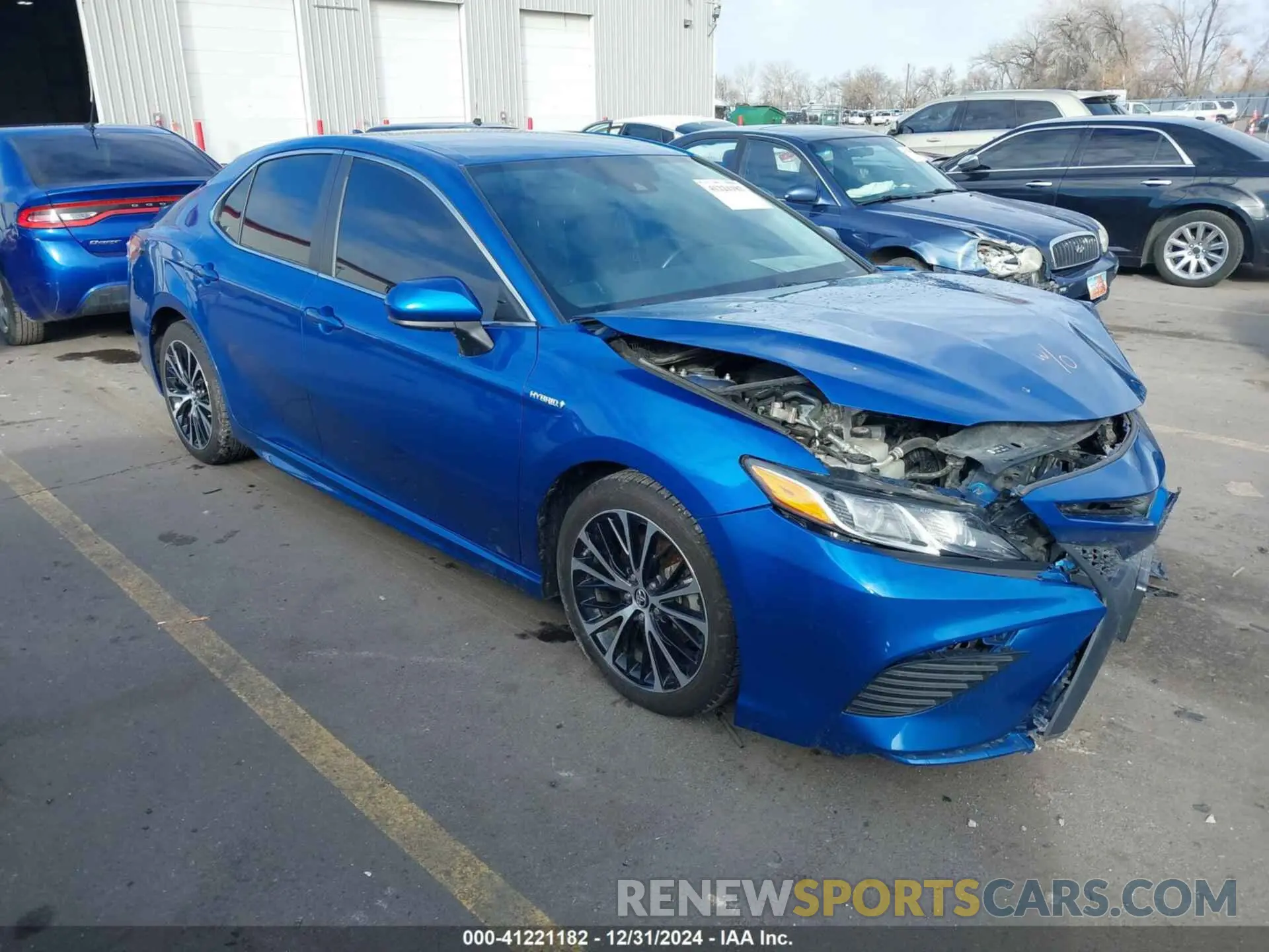 1 Фотография поврежденного автомобиля 4T1B21HK9KU010564 TOYOTA CAMRY HYBRID 2019