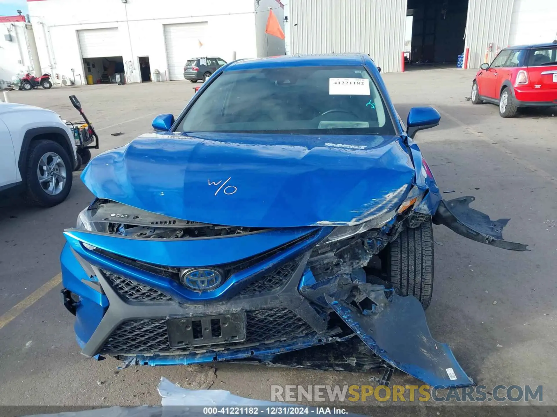 12 Фотография поврежденного автомобиля 4T1B21HK9KU010564 TOYOTA CAMRY HYBRID 2019