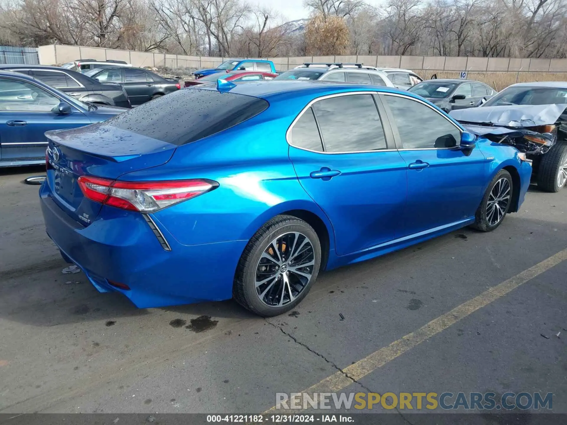 4 Фотография поврежденного автомобиля 4T1B21HK9KU010564 TOYOTA CAMRY HYBRID 2019