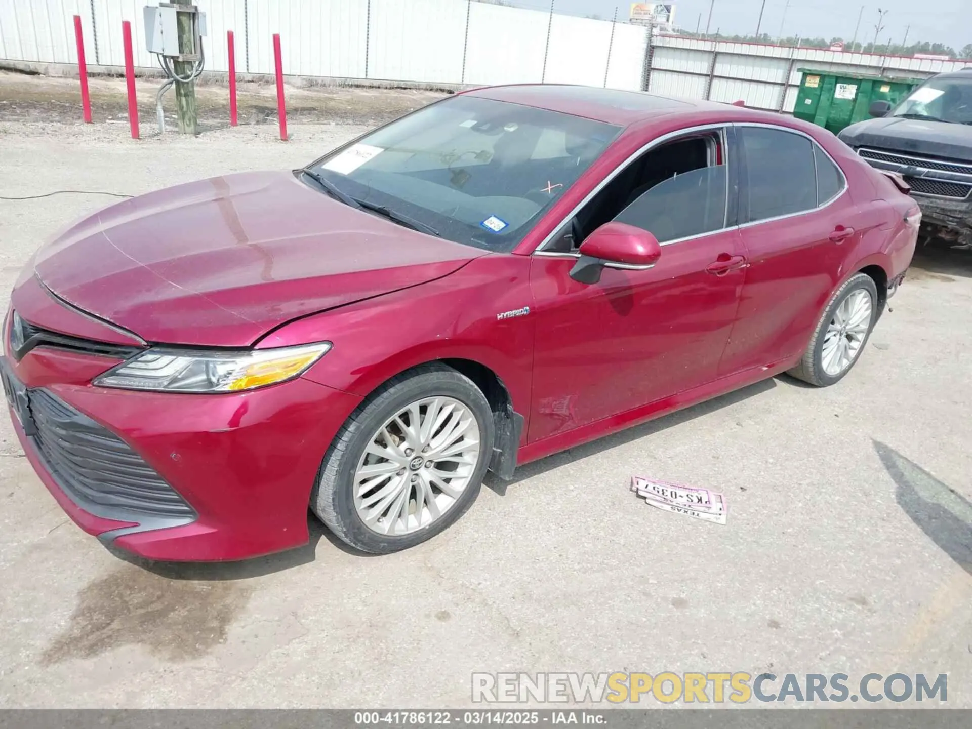 2 Фотография поврежденного автомобиля 4T1B21HK9KU514354 TOYOTA CAMRY HYBRID 2019