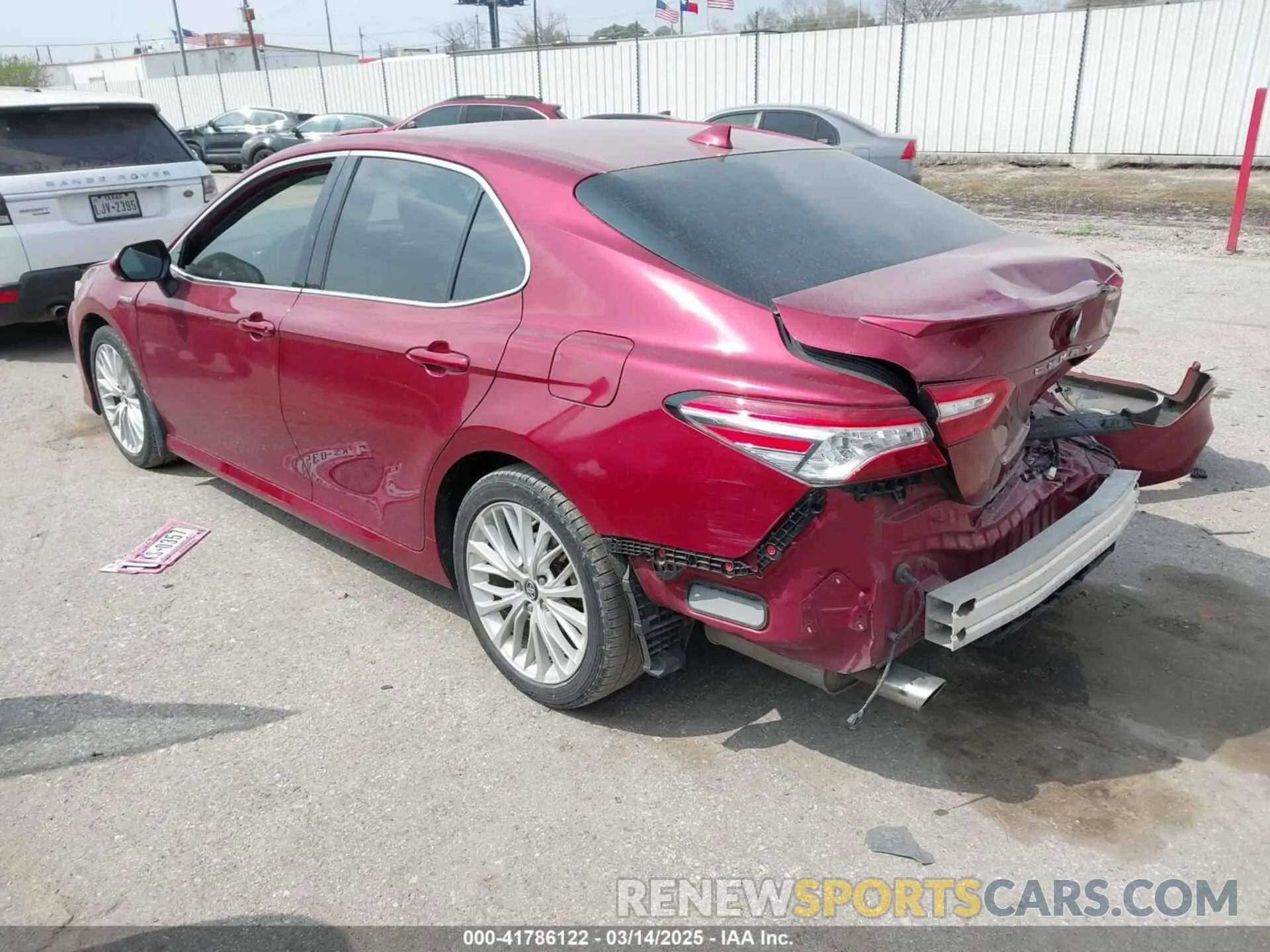 3 Фотография поврежденного автомобиля 4T1B21HK9KU514354 TOYOTA CAMRY HYBRID 2019