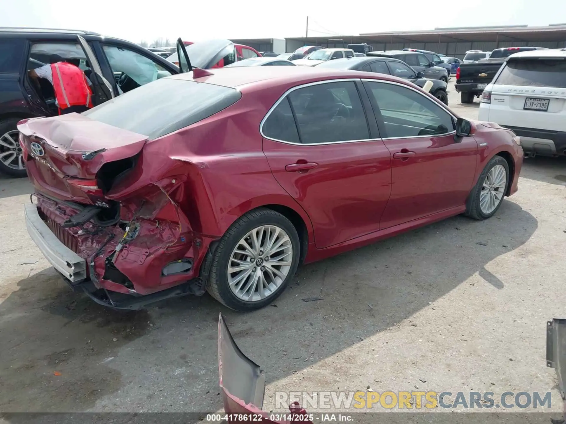 4 Фотография поврежденного автомобиля 4T1B21HK9KU514354 TOYOTA CAMRY HYBRID 2019