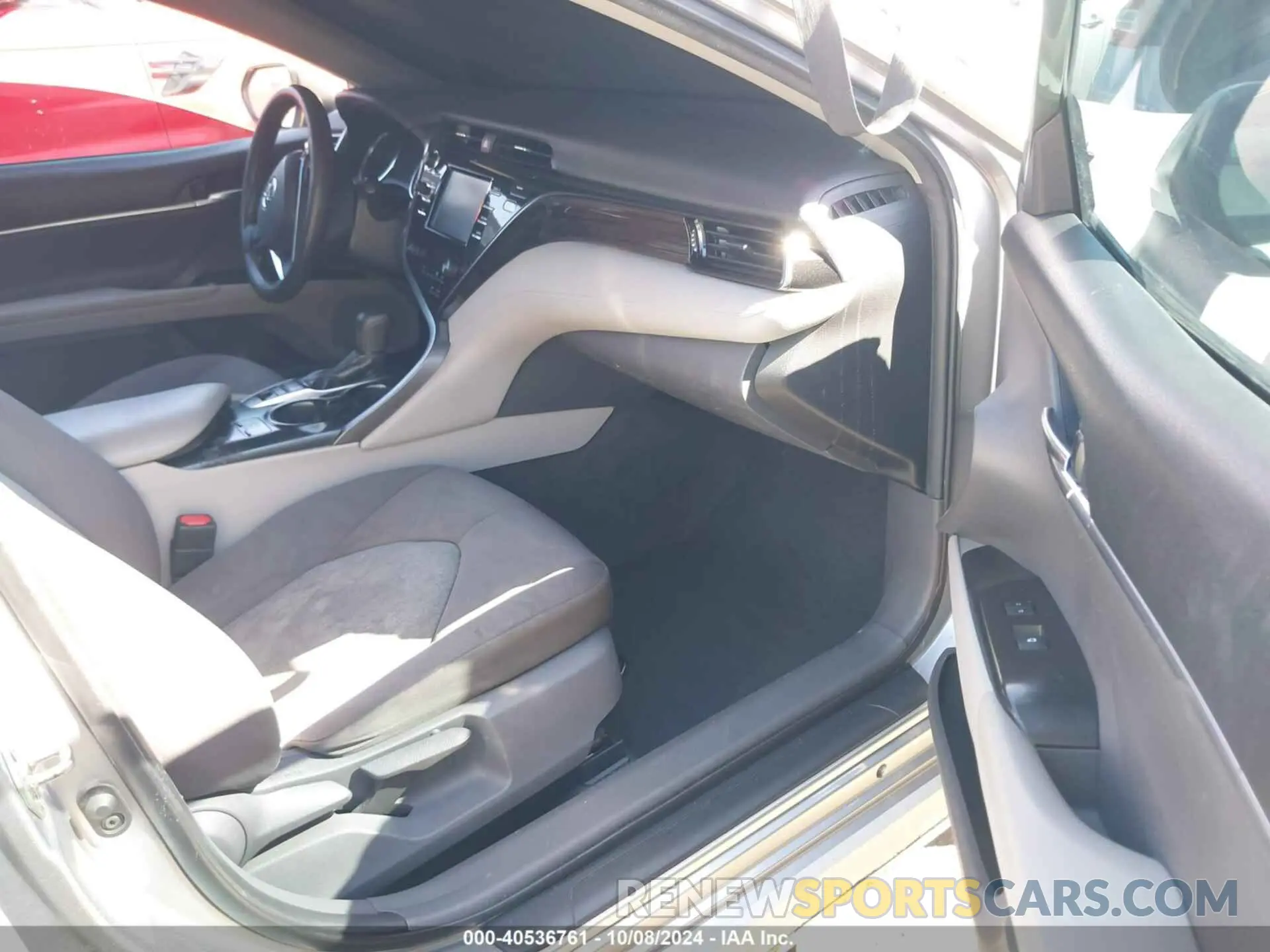 5 Photograph of a damaged car 4T1B31HK1KU510408 TOYOTA CAMRY HYBRID 2019