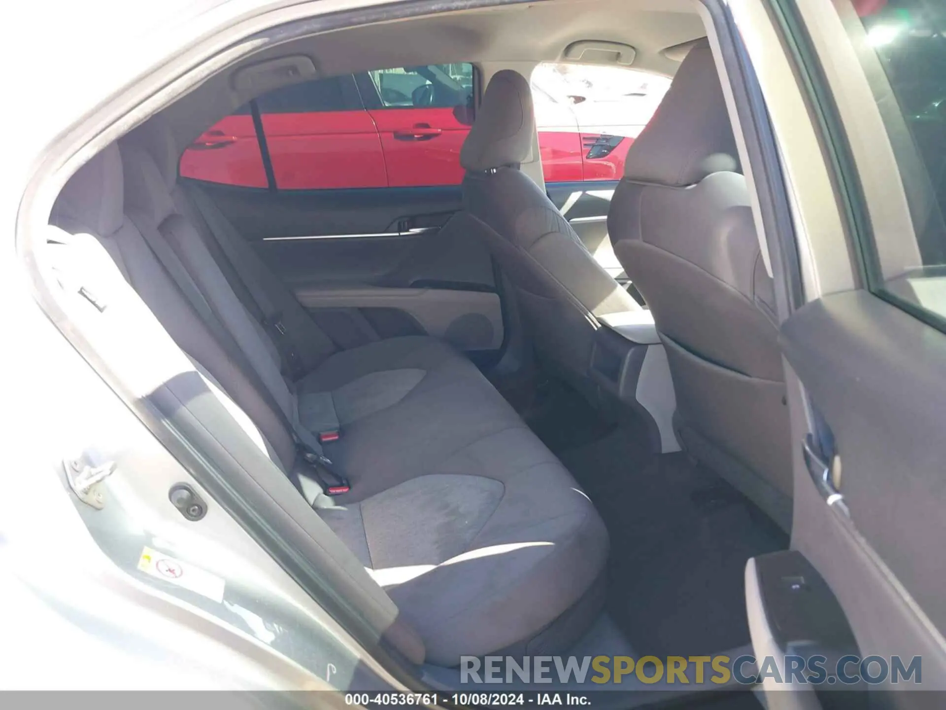 8 Photograph of a damaged car 4T1B31HK1KU510408 TOYOTA CAMRY HYBRID 2019