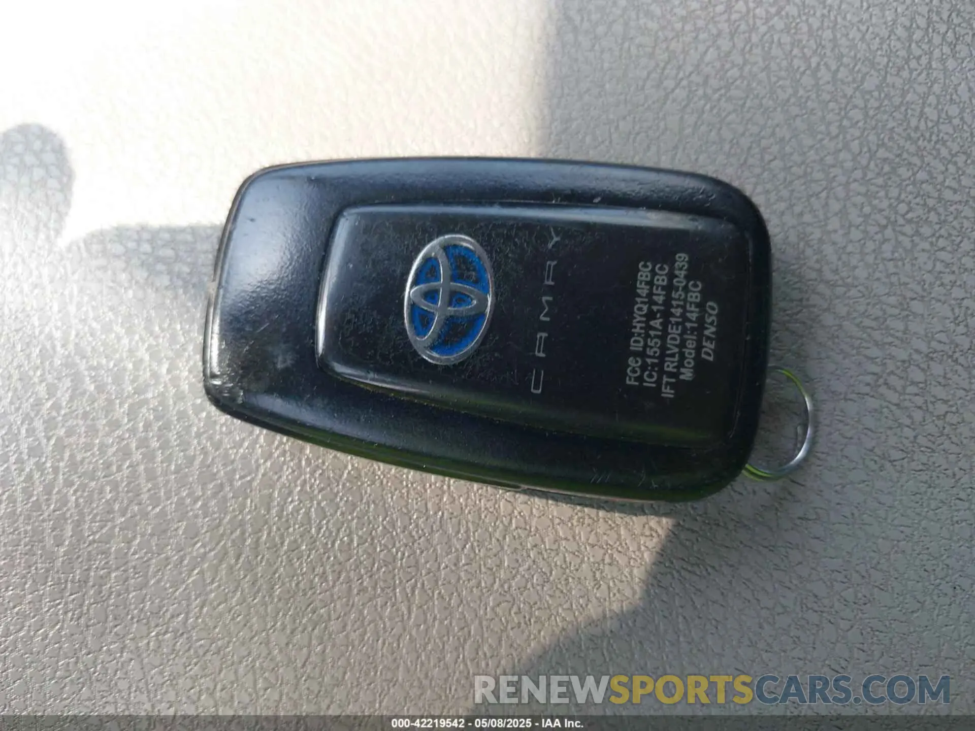11 Photograph of a damaged car 4T1B31HK2KU510238 TOYOTA CAMRY HYBRID 2019