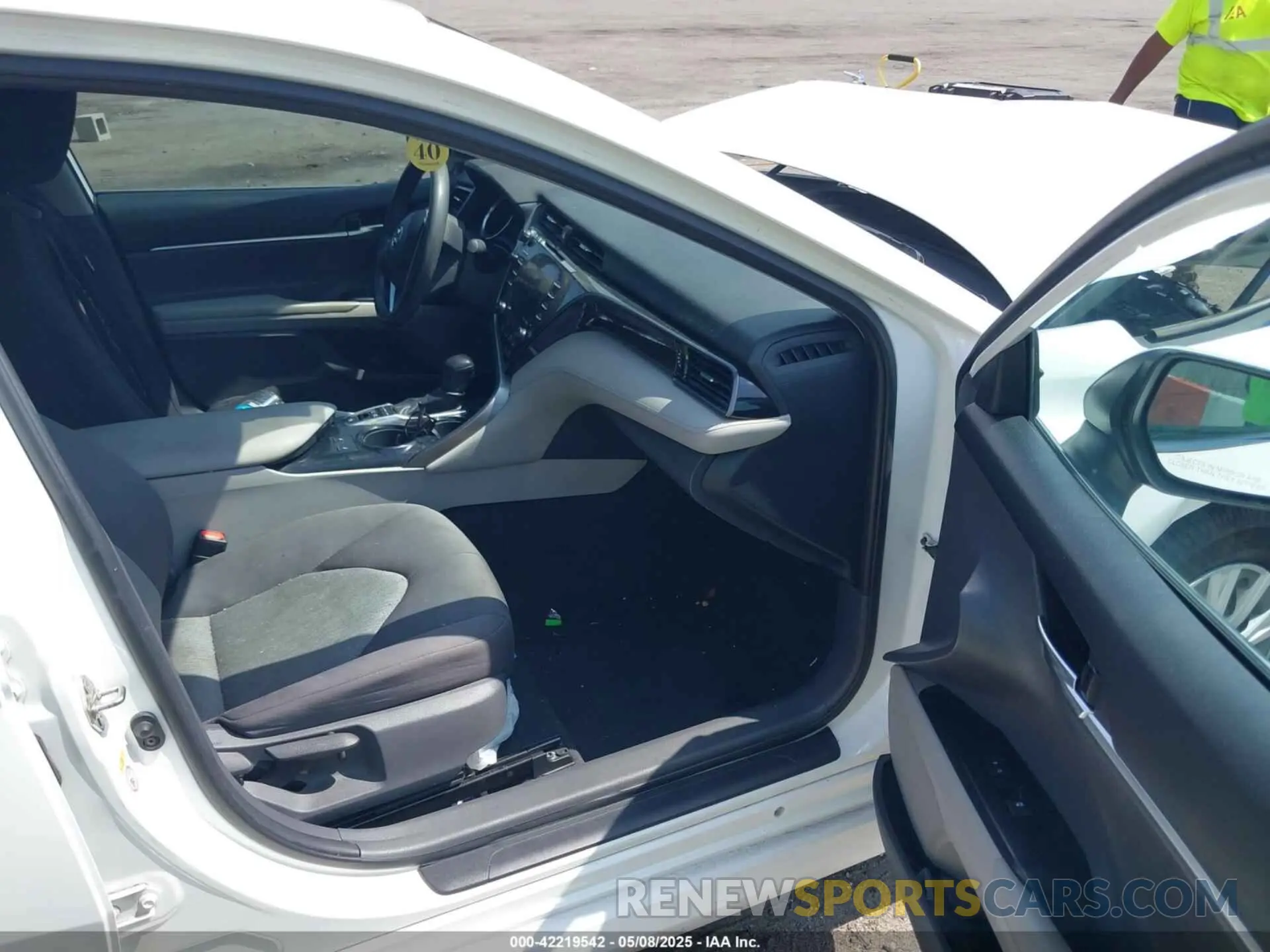 5 Photograph of a damaged car 4T1B31HK2KU510238 TOYOTA CAMRY HYBRID 2019