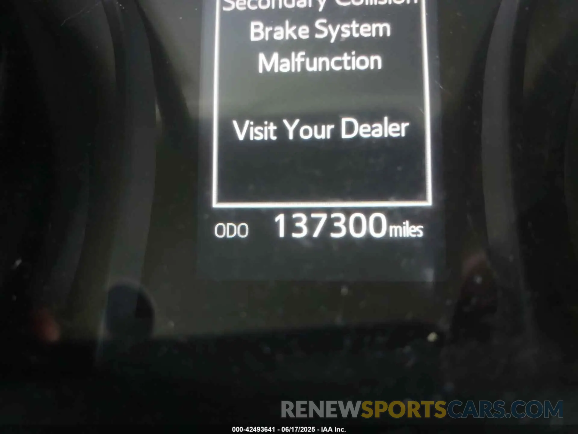 15 Photograph of a damaged car 4T1B31HK3KU510944 TOYOTA CAMRY HYBRID 2019