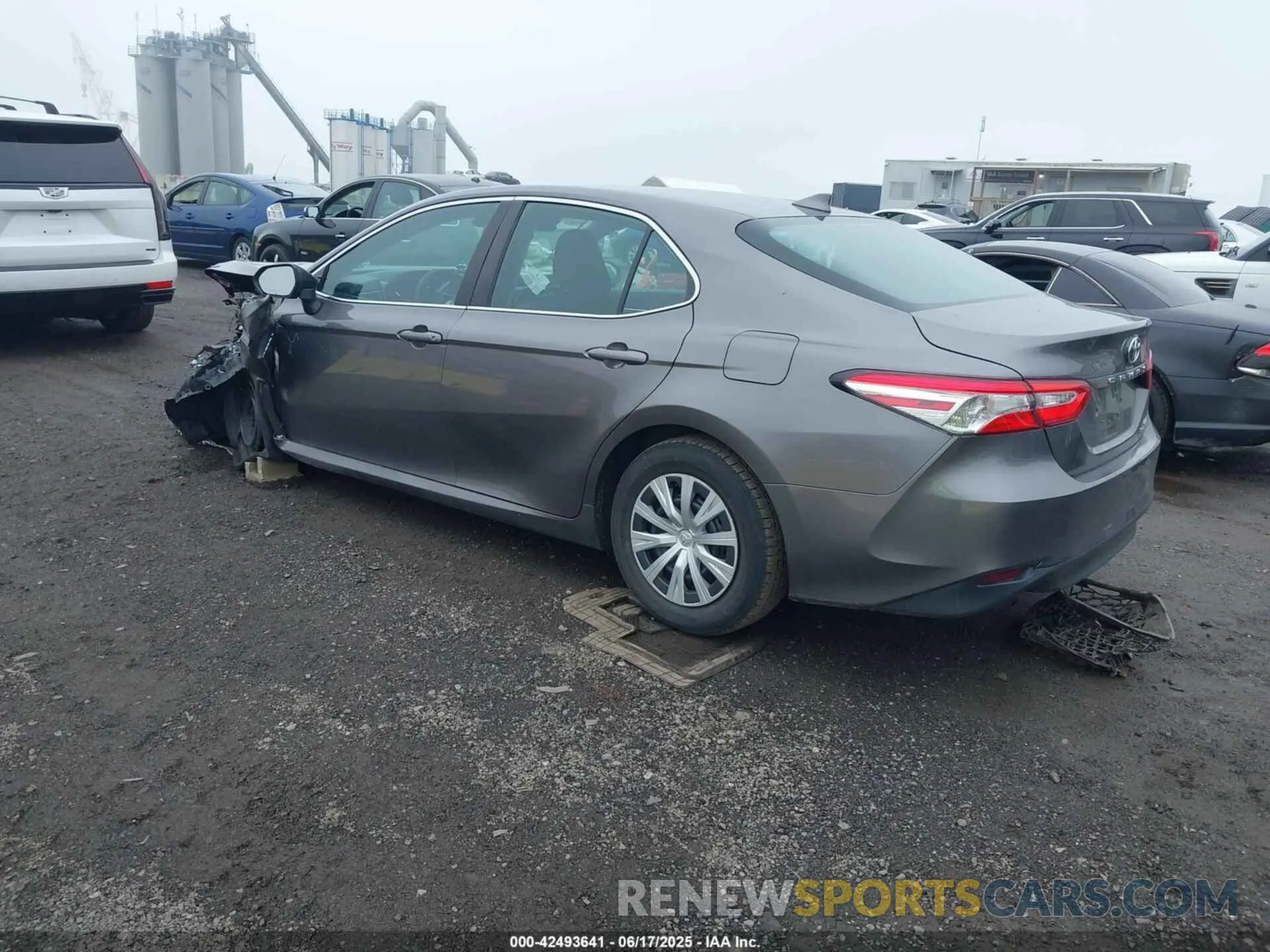 3 Photograph of a damaged car 4T1B31HK3KU510944 TOYOTA CAMRY HYBRID 2019