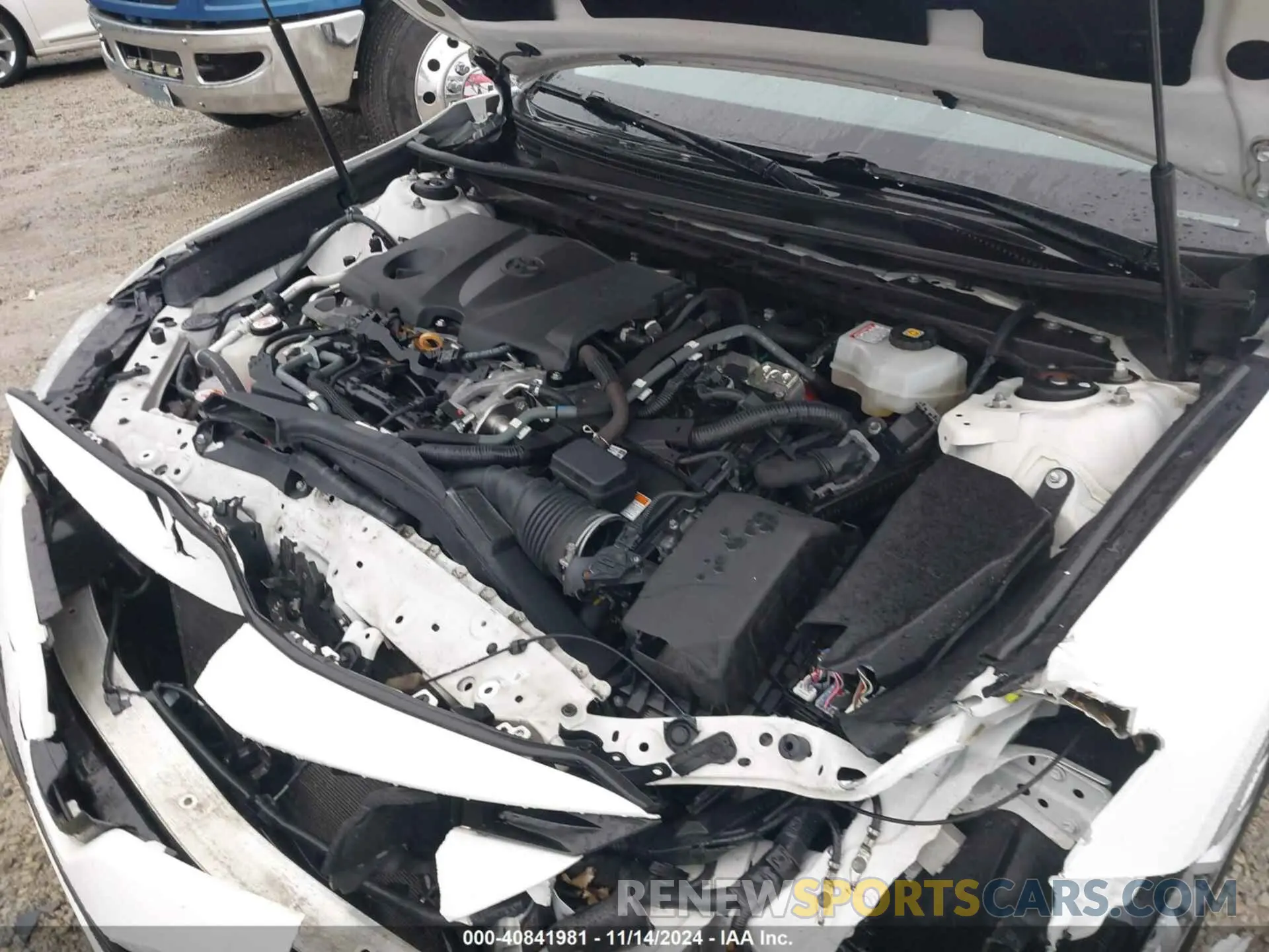 10 Photograph of a damaged car 4T1B31HK3KU511656 TOYOTA CAMRY HYBRID 2019