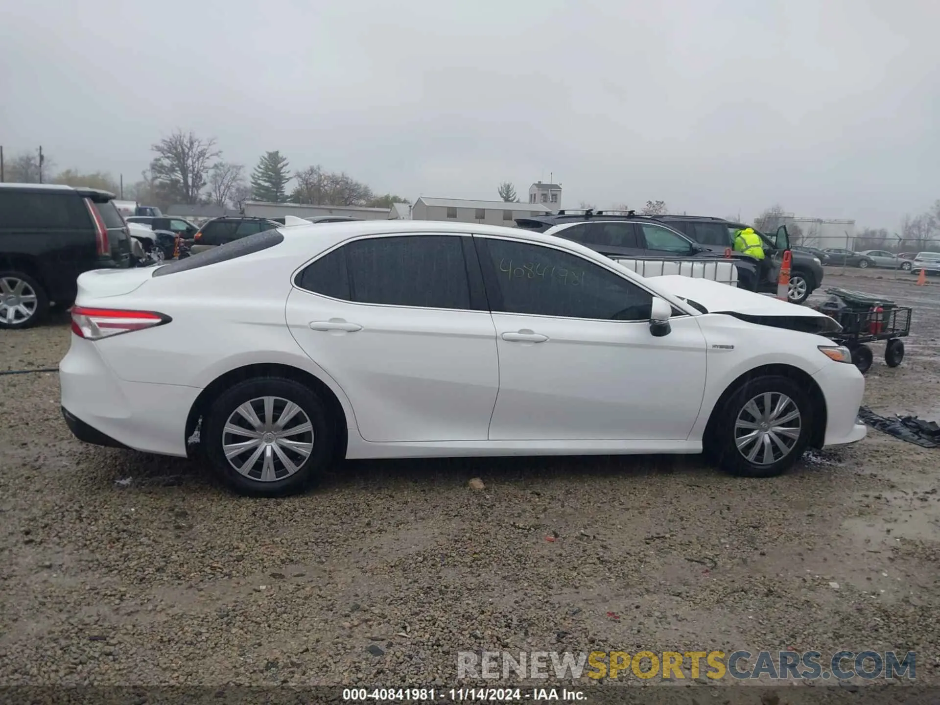 14 Photograph of a damaged car 4T1B31HK3KU511656 TOYOTA CAMRY HYBRID 2019