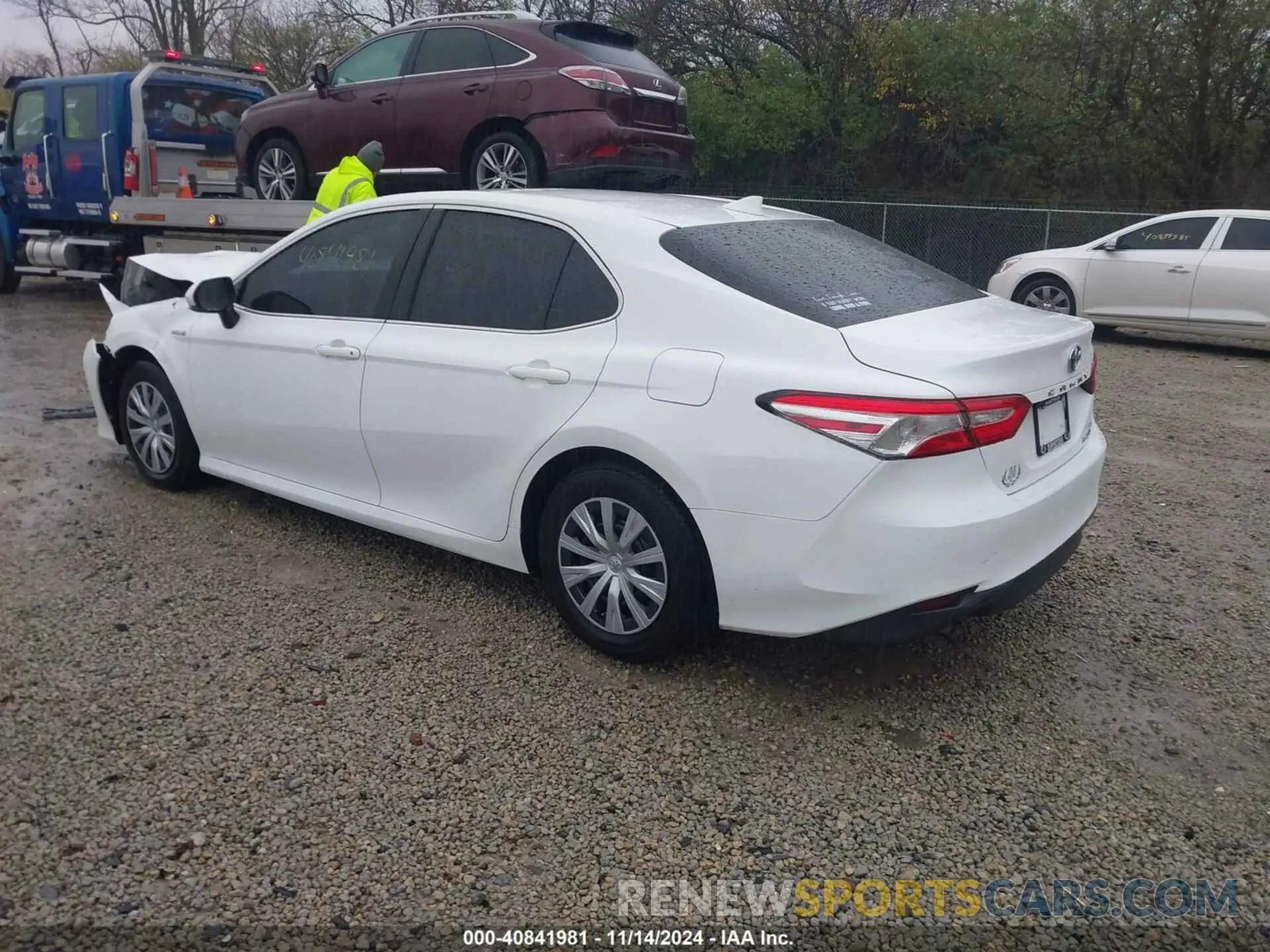 3 Photograph of a damaged car 4T1B31HK3KU511656 TOYOTA CAMRY HYBRID 2019