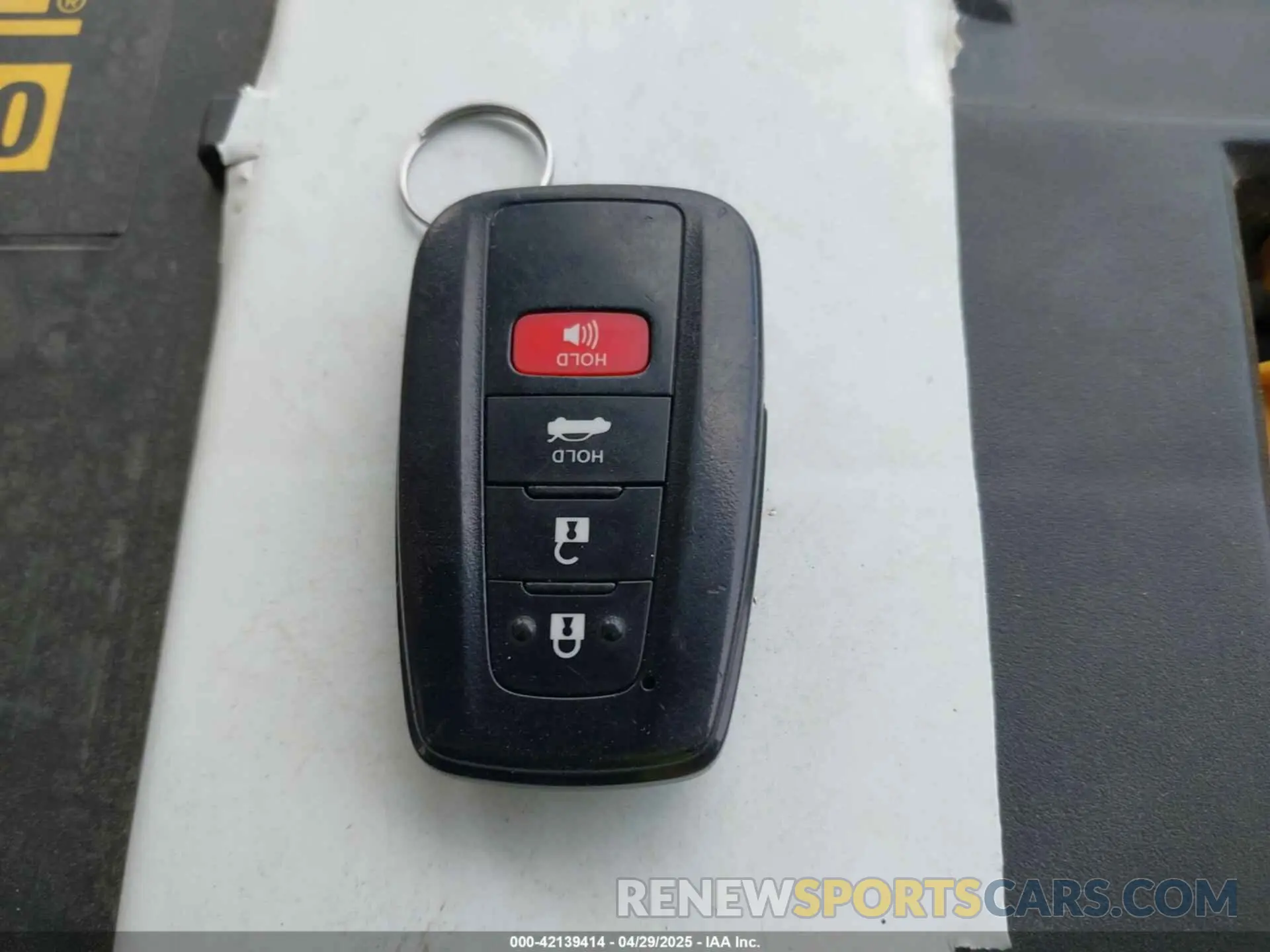 11 Photograph of a damaged car 4T1B31HK3KU517800 TOYOTA CAMRY HYBRID 2019