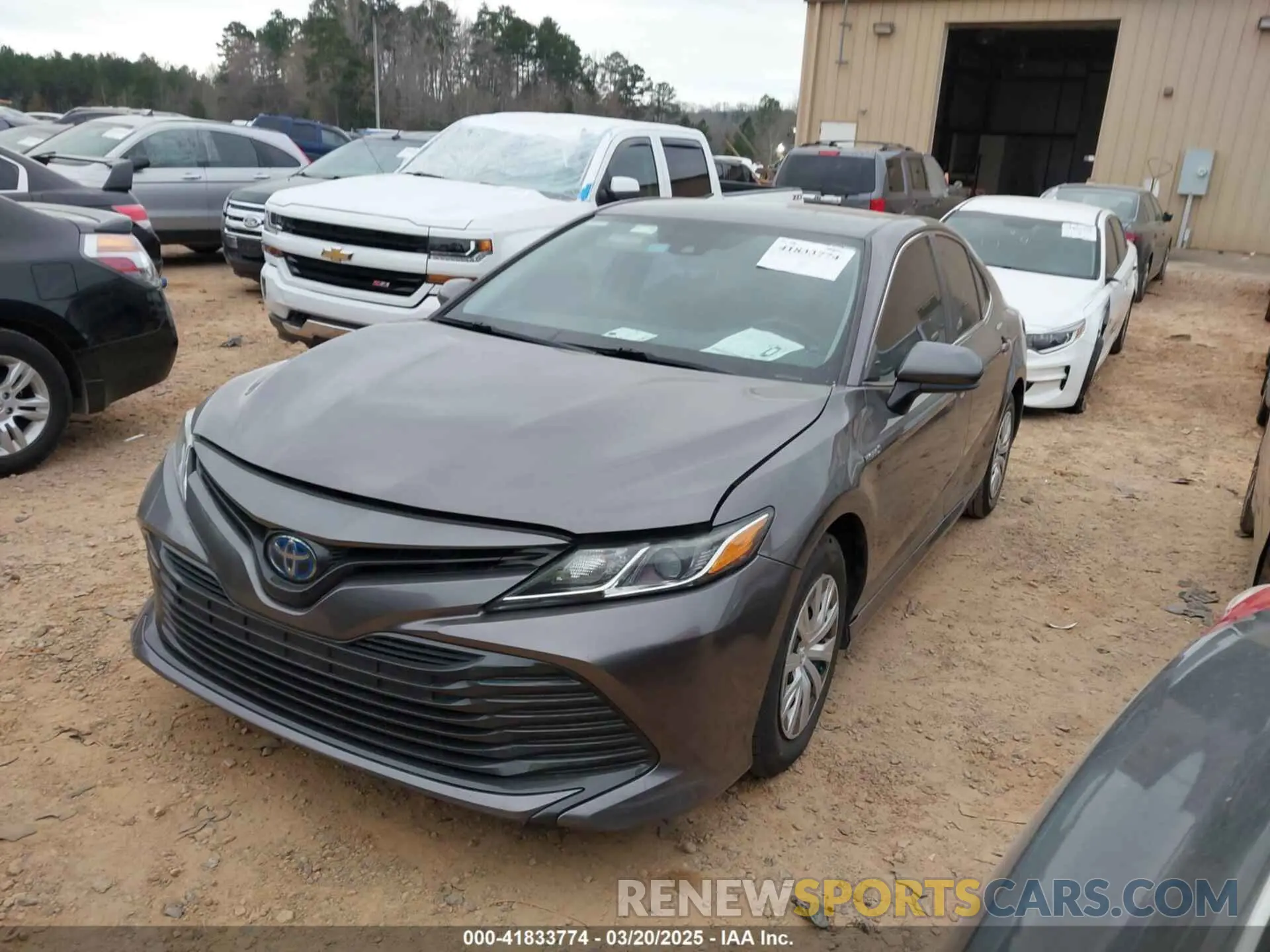 2 Фотография поврежденного автомобиля 4T1B31HK4KU007116 TOYOTA CAMRY HYBRID 2019