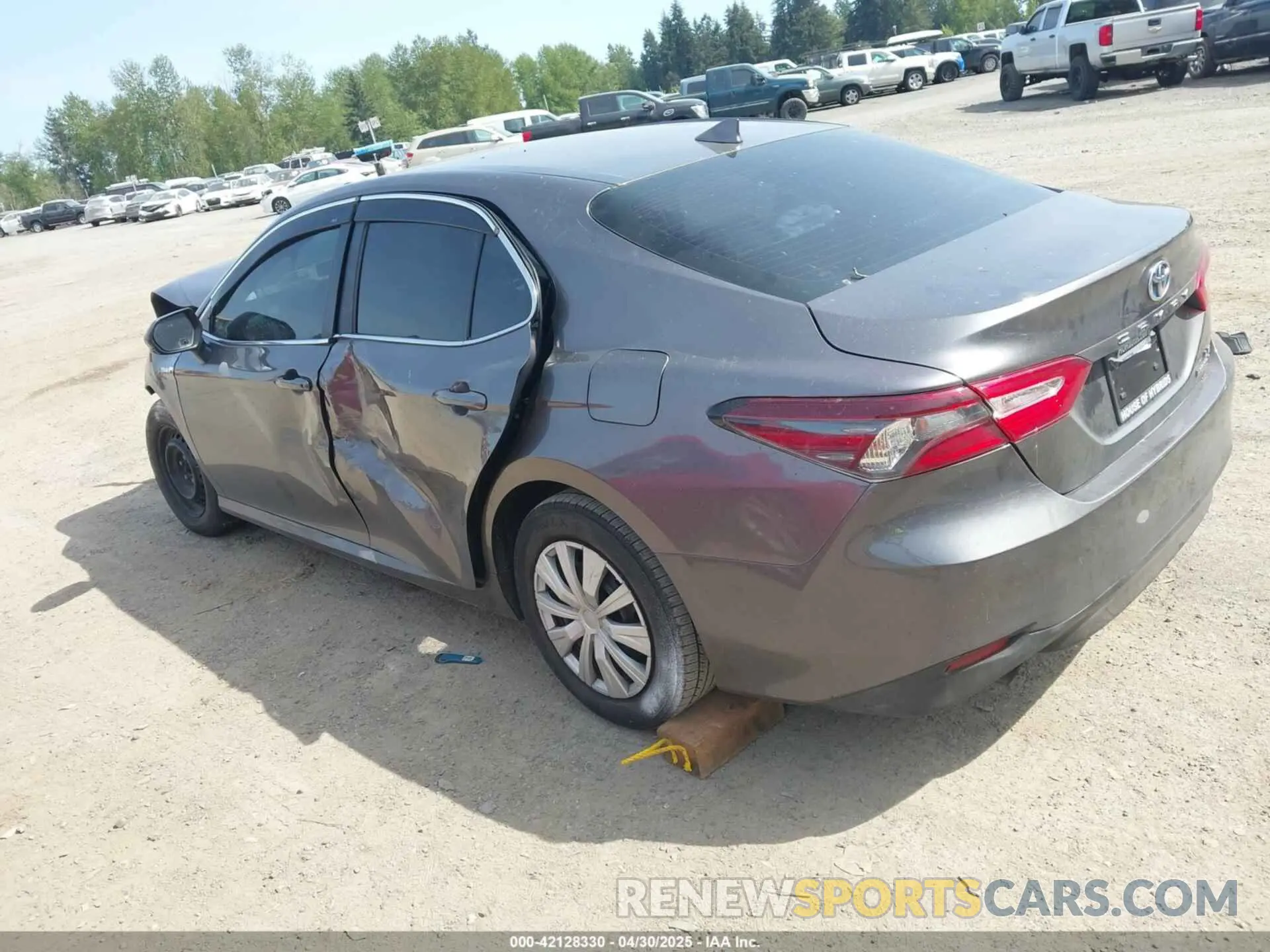 3 Photograph of a damaged car 4T1B31HK4KU008573 TOYOTA CAMRY HYBRID 2019