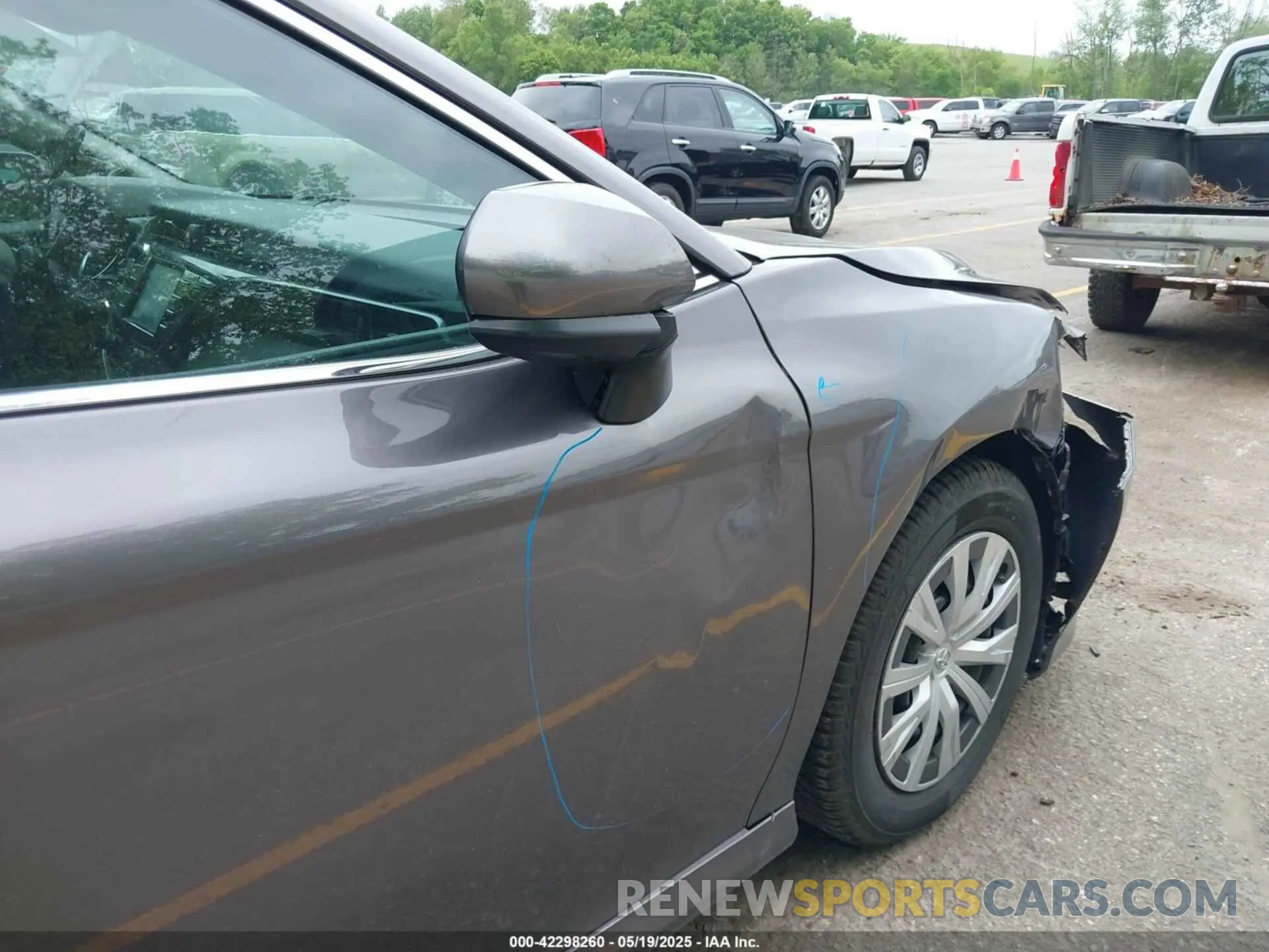 20 Photograph of a damaged car 4T1B31HK4KU511360 TOYOTA CAMRY HYBRID 2019