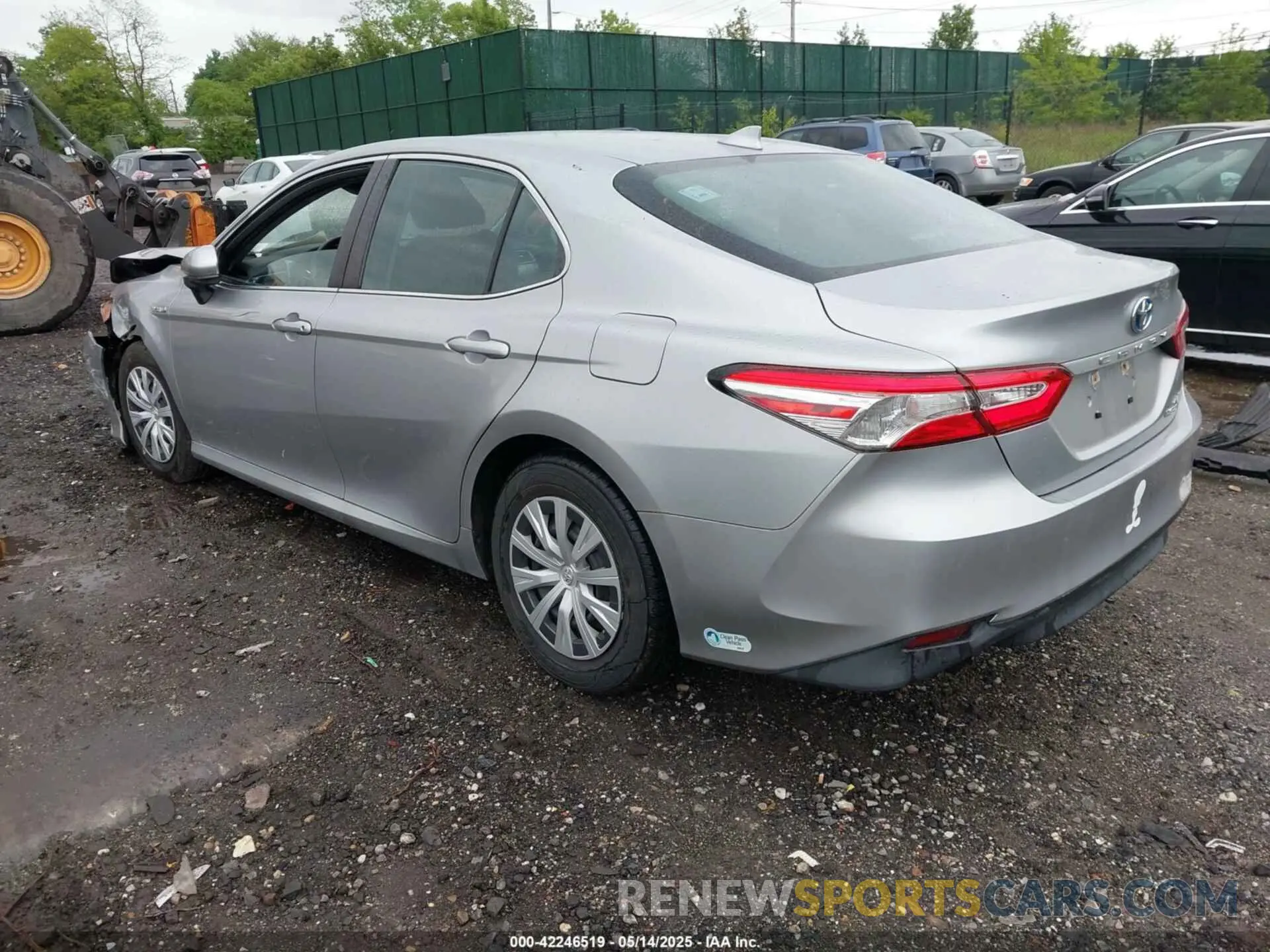 3 Photograph of a damaged car 4T1B31HK5KU510038 TOYOTA CAMRY HYBRID 2019