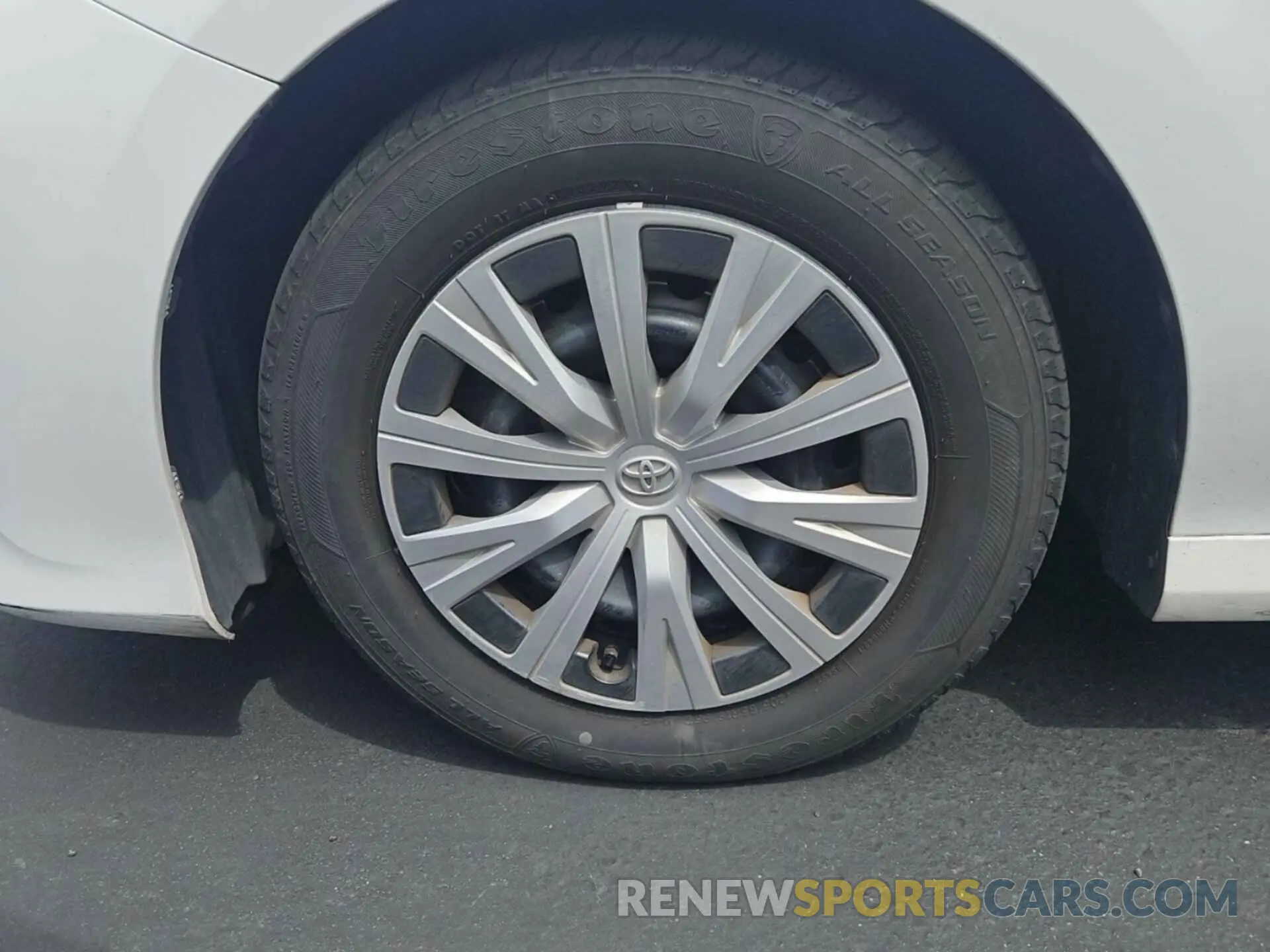 4 Фотография поврежденного автомобиля 4T1B31HK5KU512856 TOYOTA CAMRY HYBRID 2019