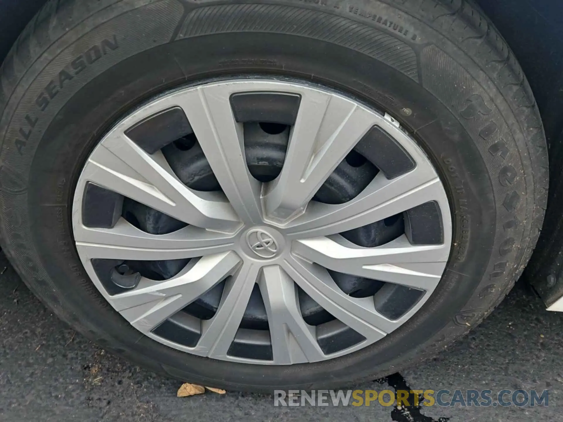 9 Фотография поврежденного автомобиля 4T1B31HK5KU512856 TOYOTA CAMRY HYBRID 2019