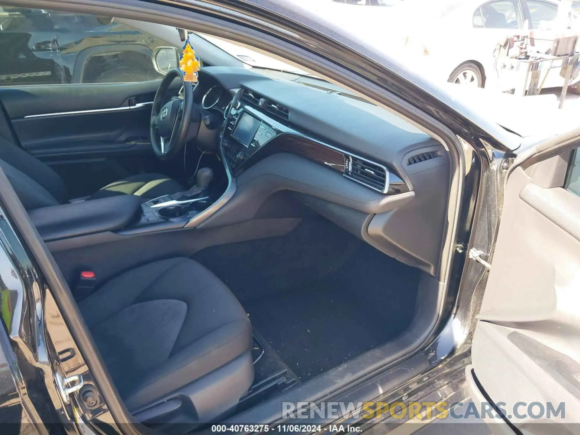 5 Фотография поврежденного автомобиля 4T1B31HK7KU007319 TOYOTA CAMRY HYBRID 2019