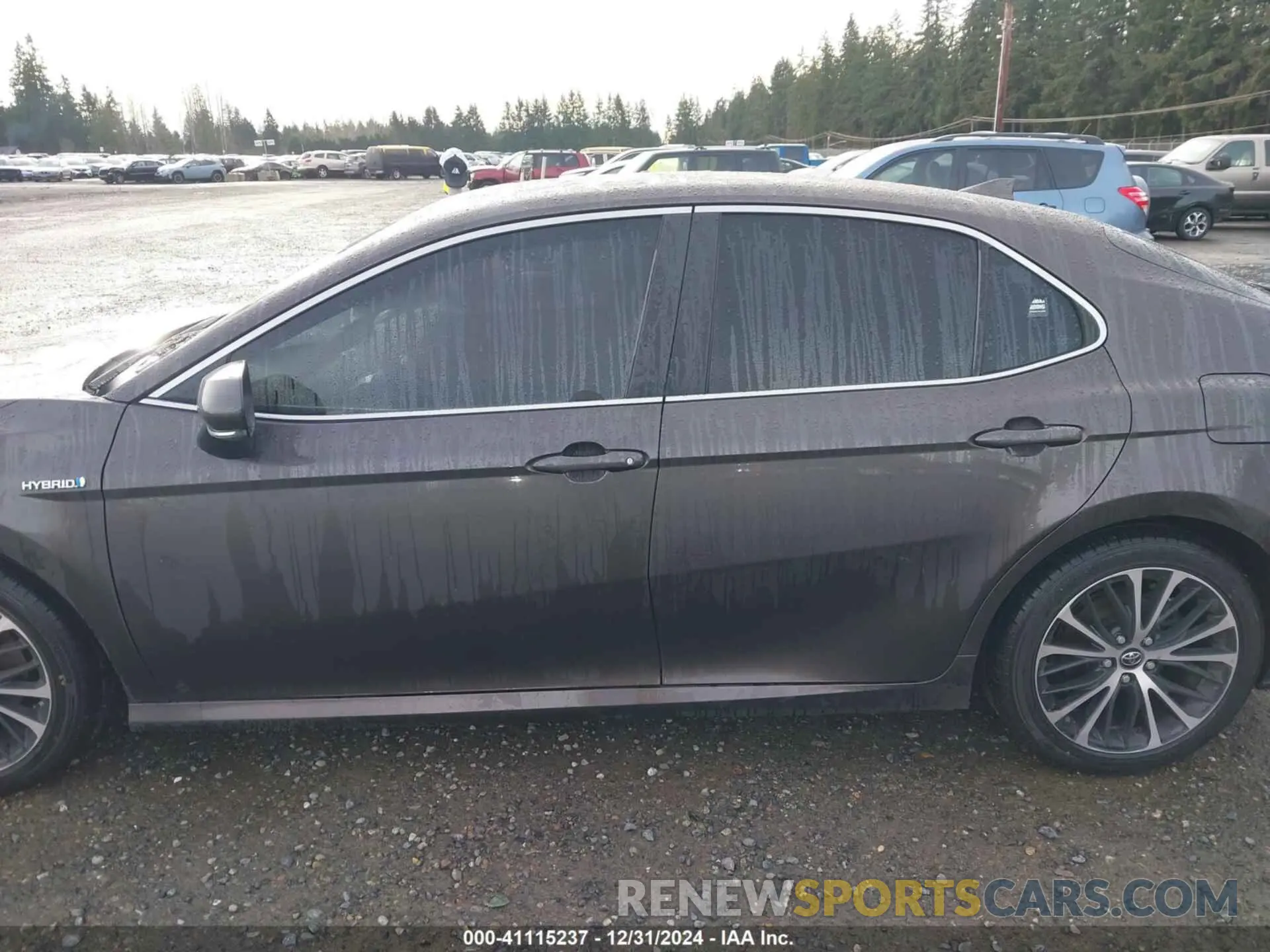15 Photograph of a damaged car 4T1B31HK7KU510199 TOYOTA CAMRY HYBRID 2019
