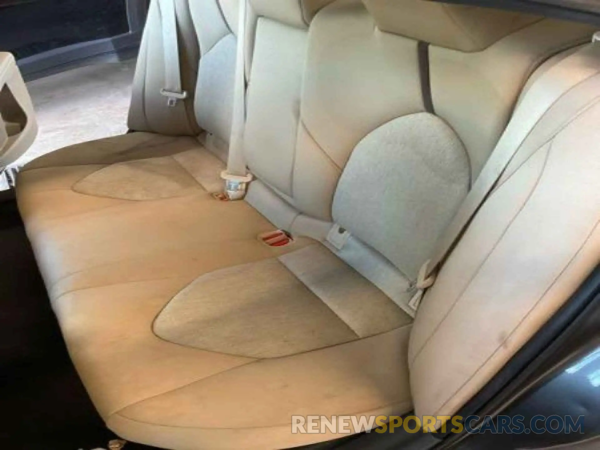 14 Photograph of a damaged car 4T1B31HK7KU514074 TOYOTA CAMRY HYBRID 2019