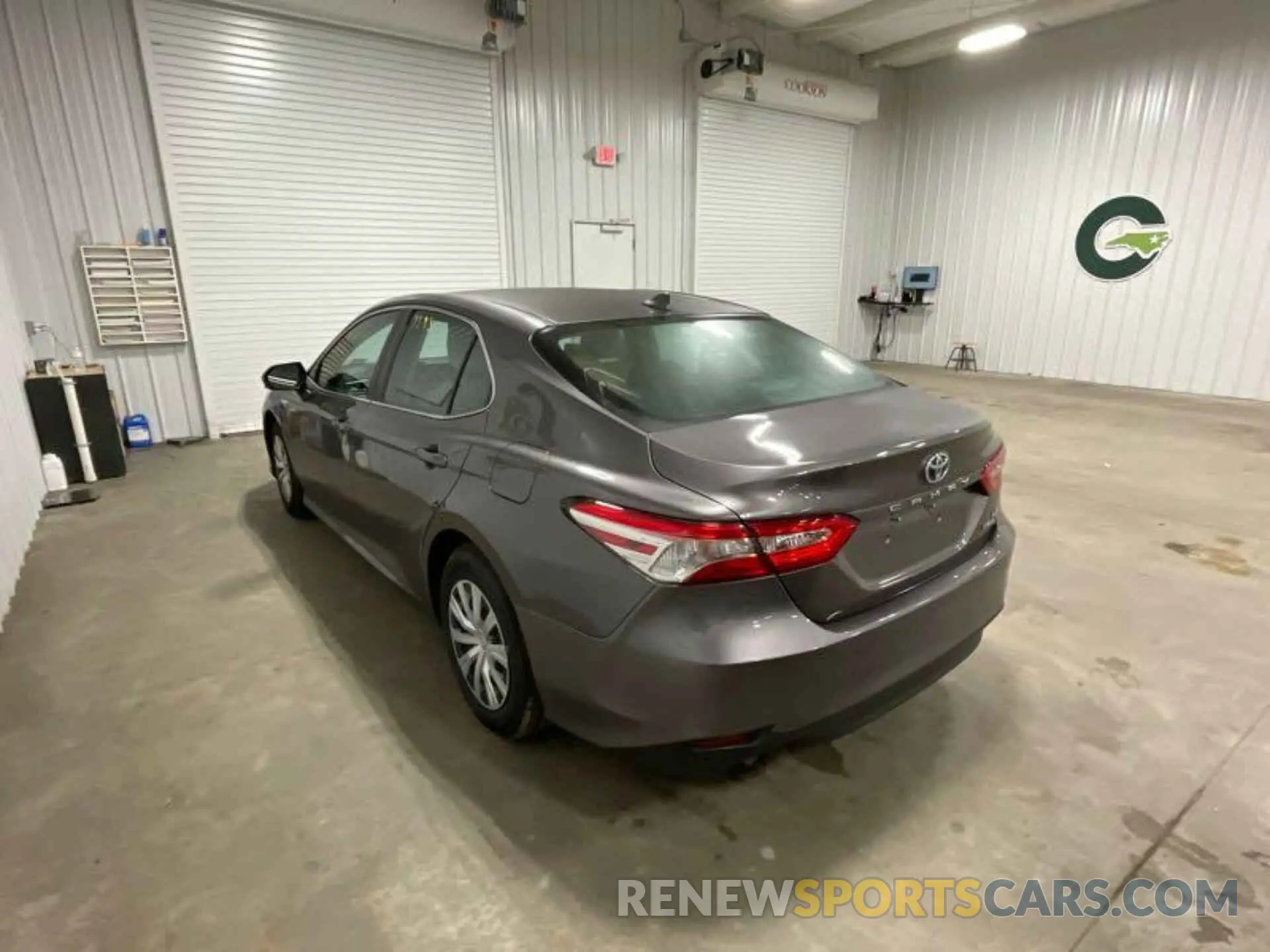 18 Photograph of a damaged car 4T1B31HK7KU514074 TOYOTA CAMRY HYBRID 2019