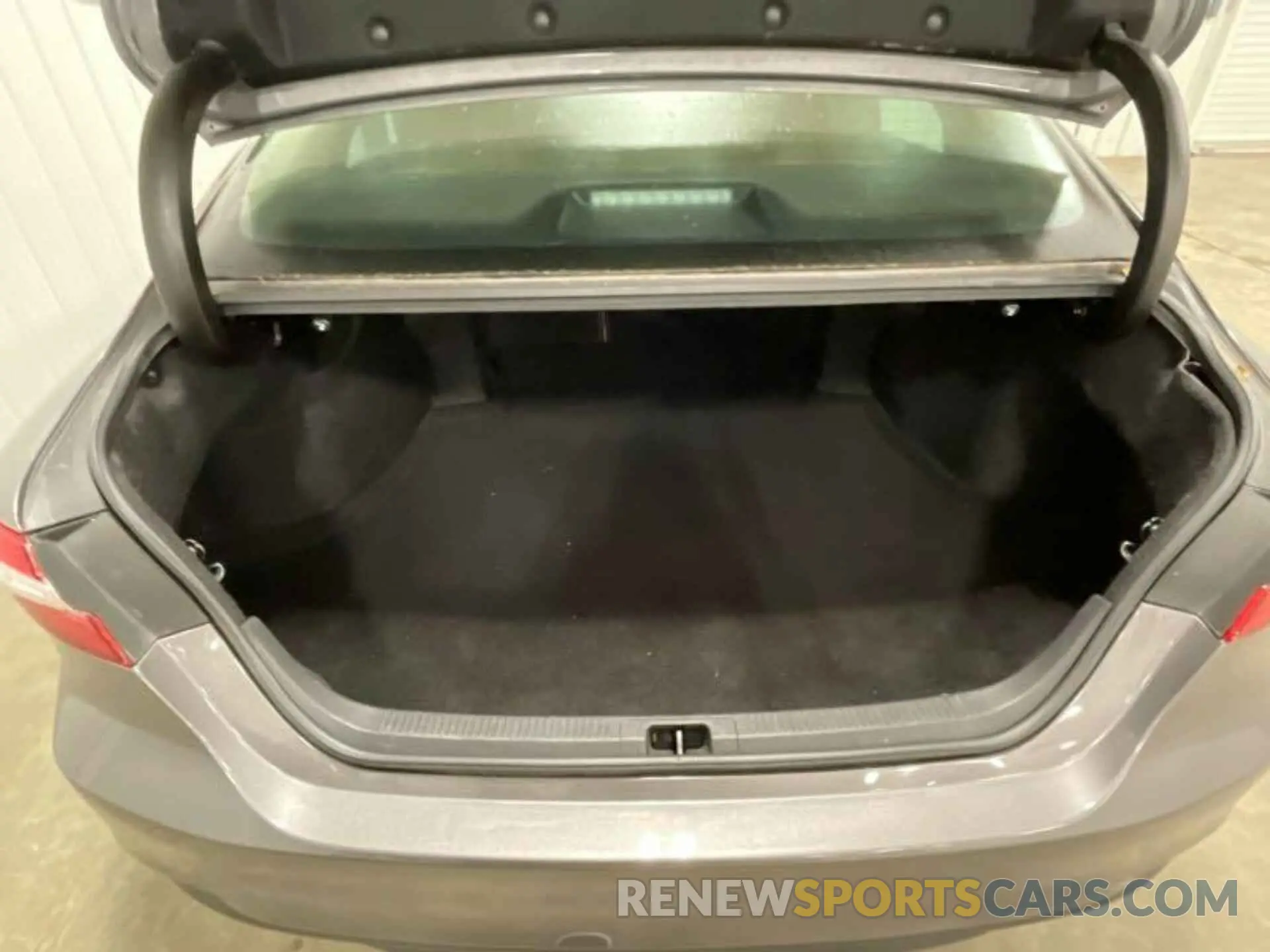 2 Photograph of a damaged car 4T1B31HK7KU514074 TOYOTA CAMRY HYBRID 2019