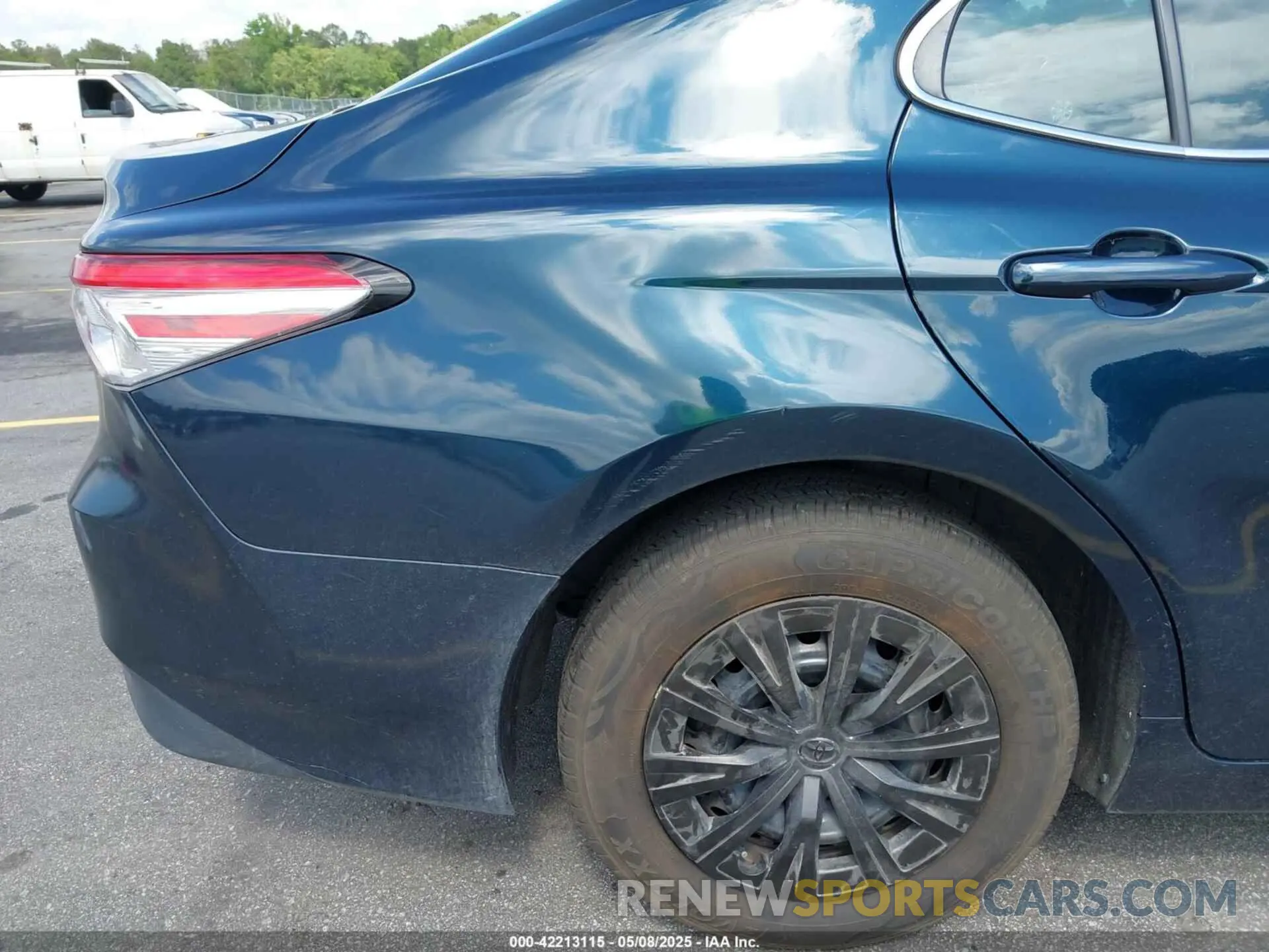18 Фотография поврежденного автомобиля 4T1B31HK9KU512892 TOYOTA CAMRY HYBRID 2019