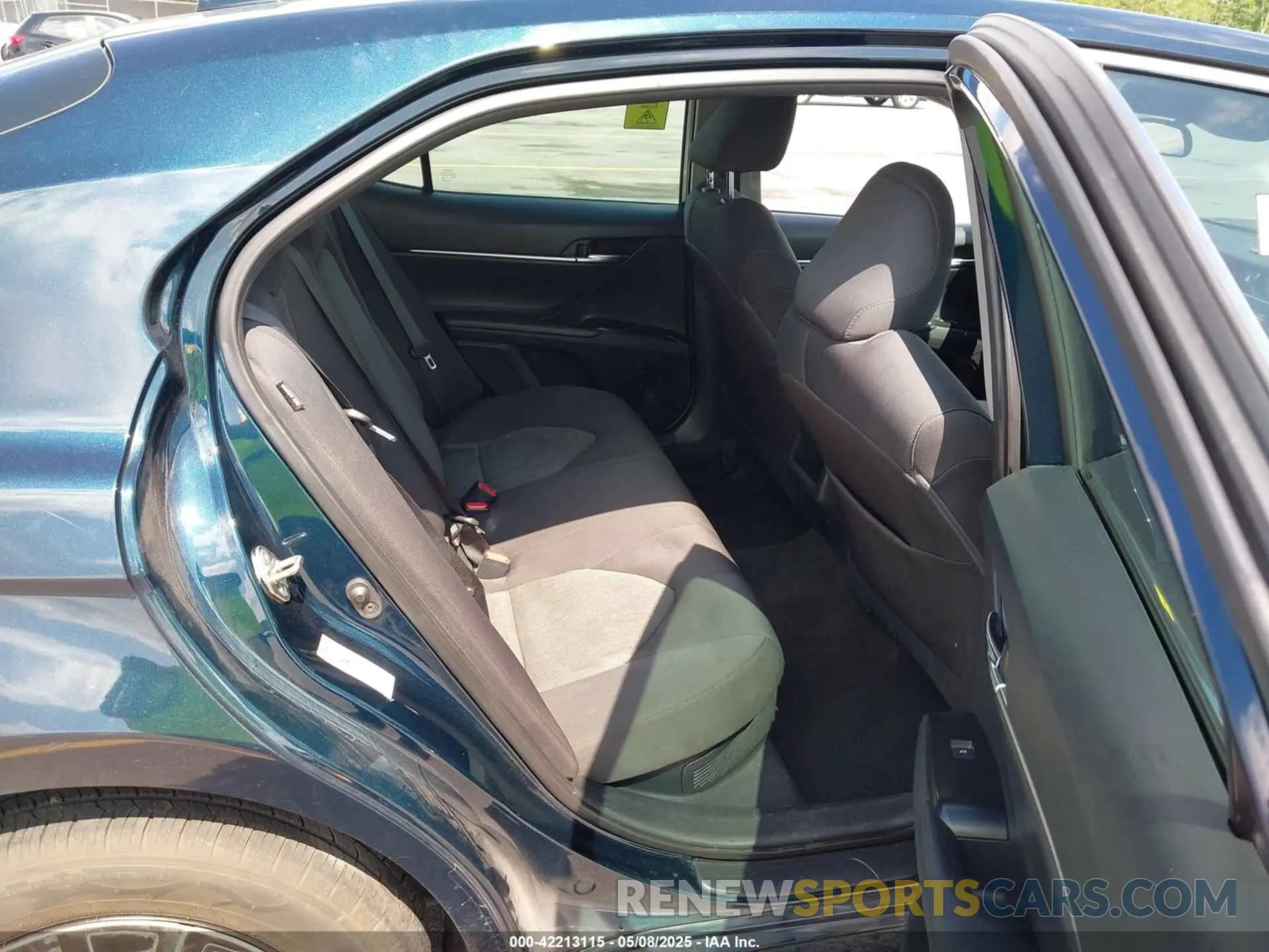 8 Фотография поврежденного автомобиля 4T1B31HK9KU512892 TOYOTA CAMRY HYBRID 2019