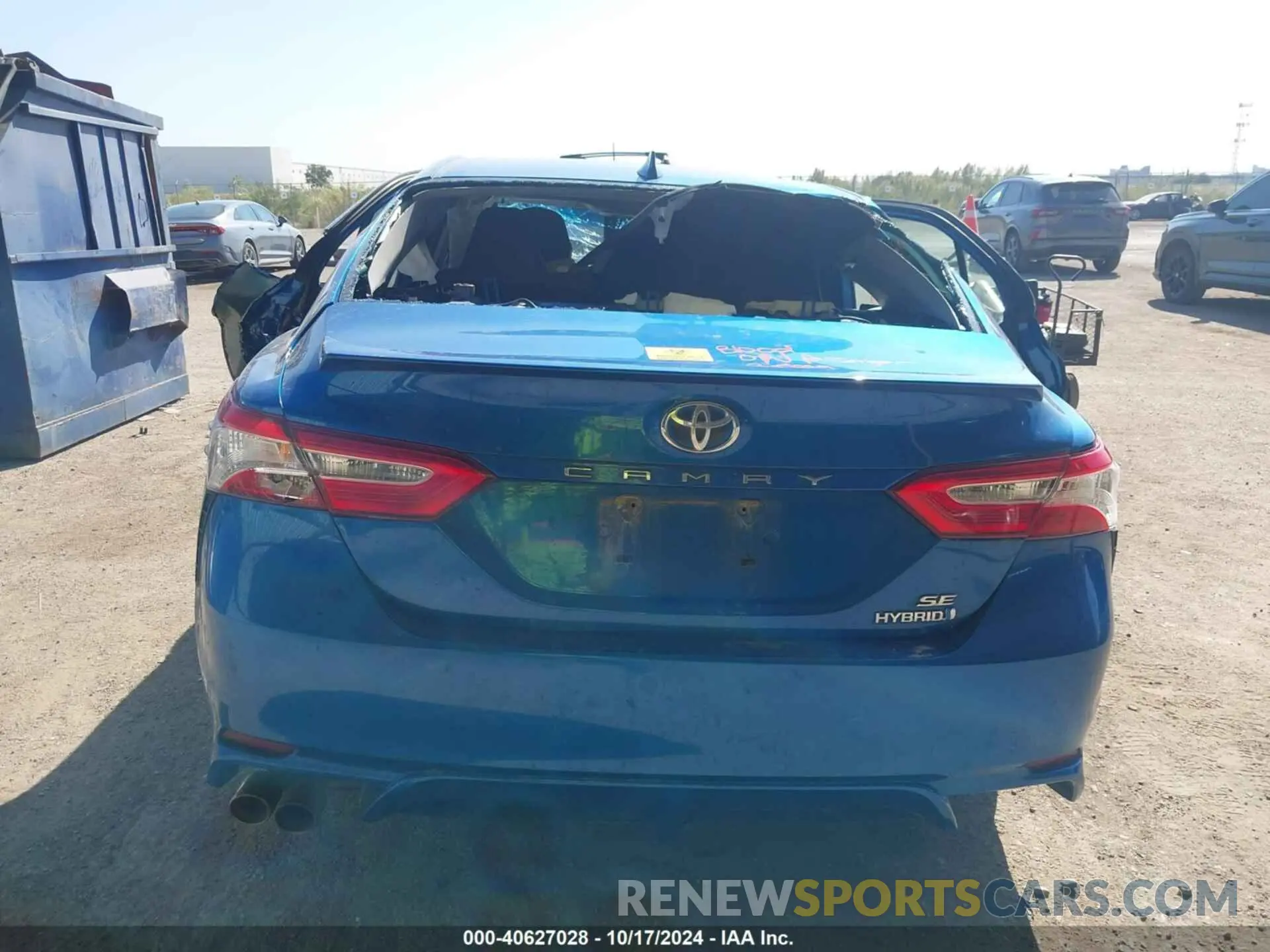 15 Photograph of a damaged car 4T1B21HK3LU015017 TOYOTA CAMRY HYBRID 2020
